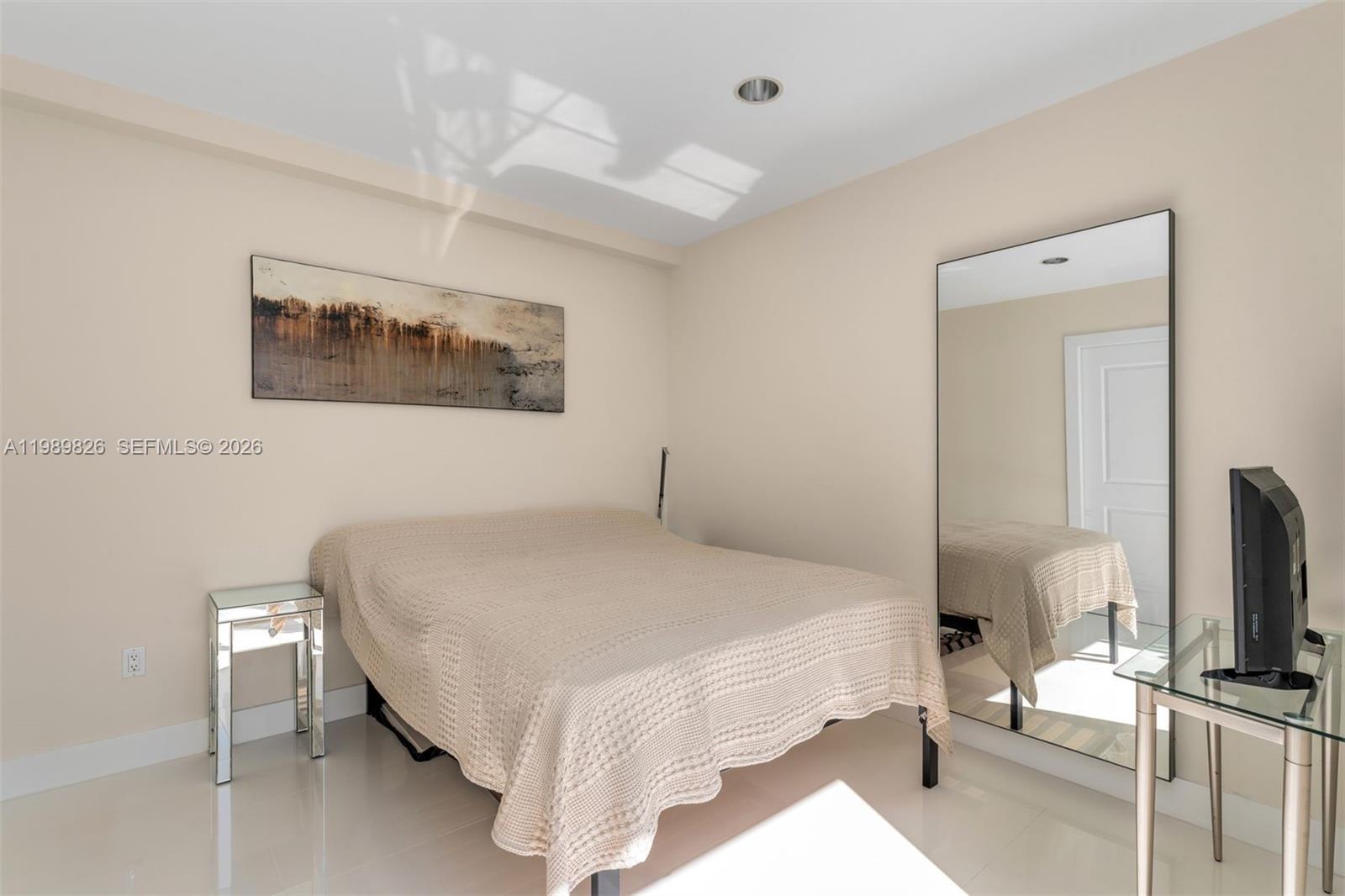 3739 Collins Ave #N-604 Miami Beach, FL 33140