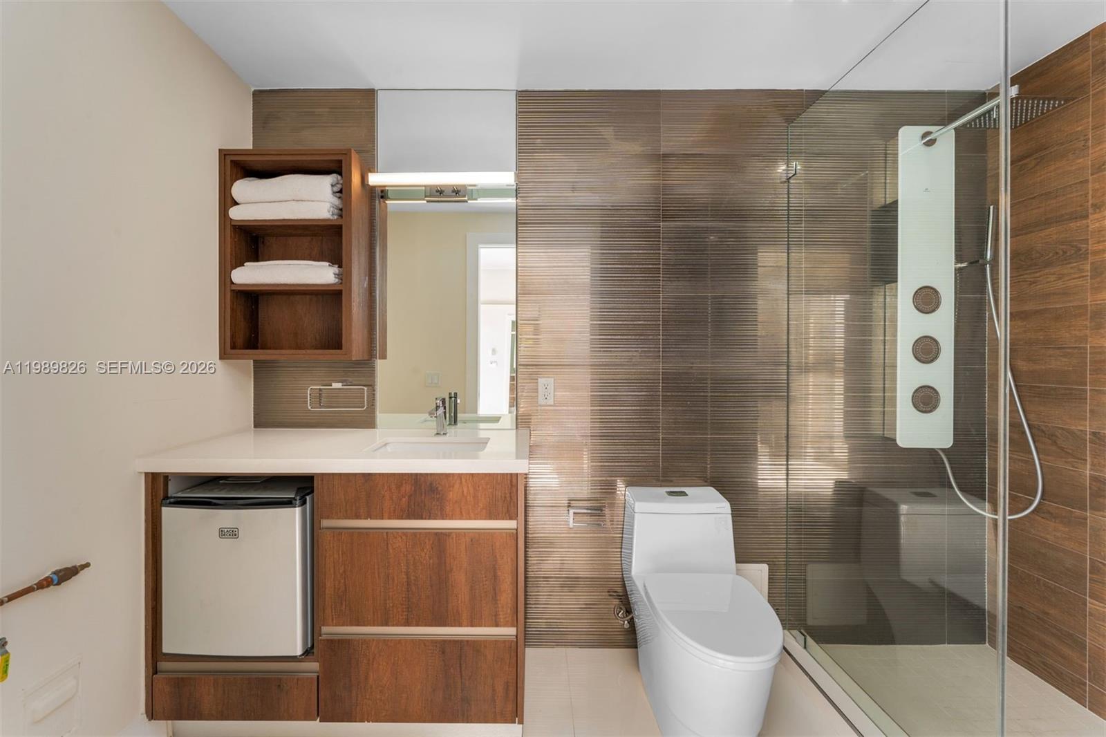 3739 Collins Ave #N-604 Miami Beach, FL 33140