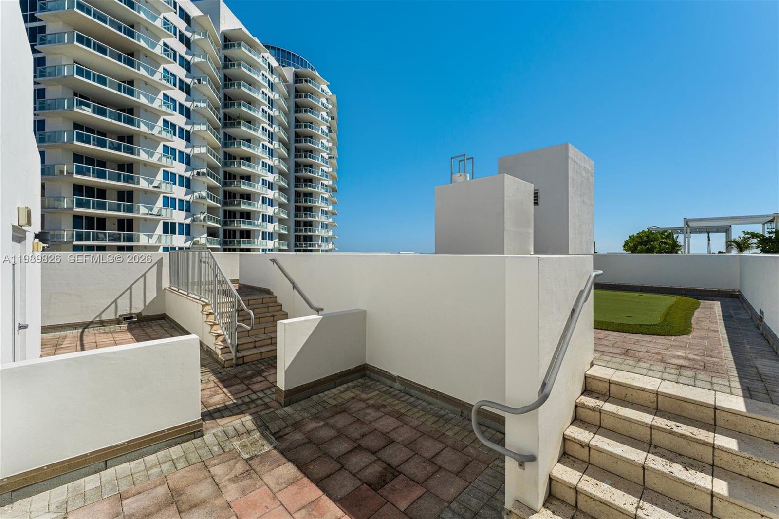 3739 Collins Ave #N-604 Miami Beach, FL 33140