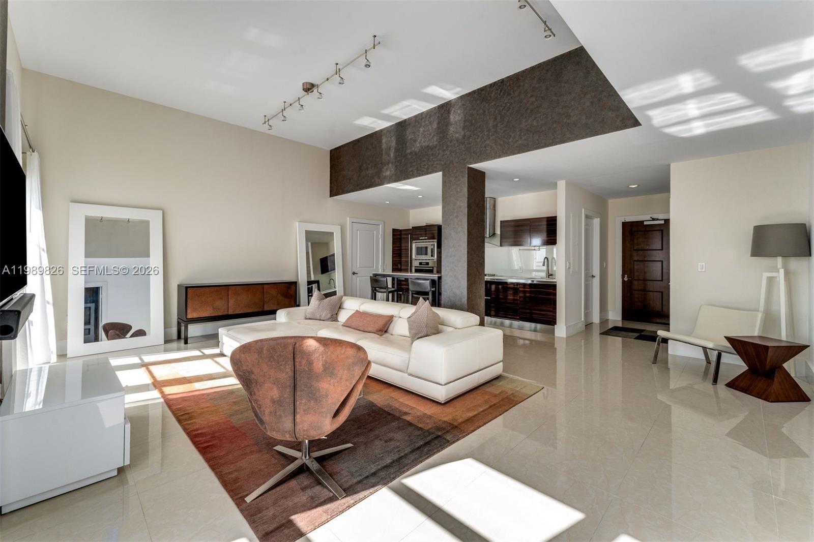 3739 Collins Ave #N-604 Miami Beach, FL 33140