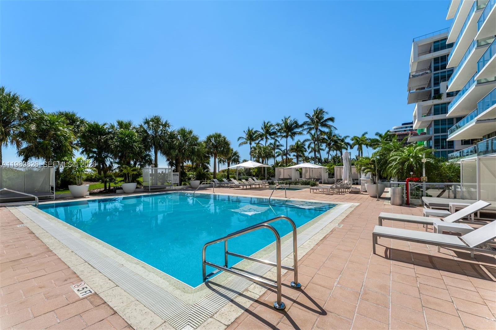 3739 Collins Ave #N-604 Miami Beach, FL 33140