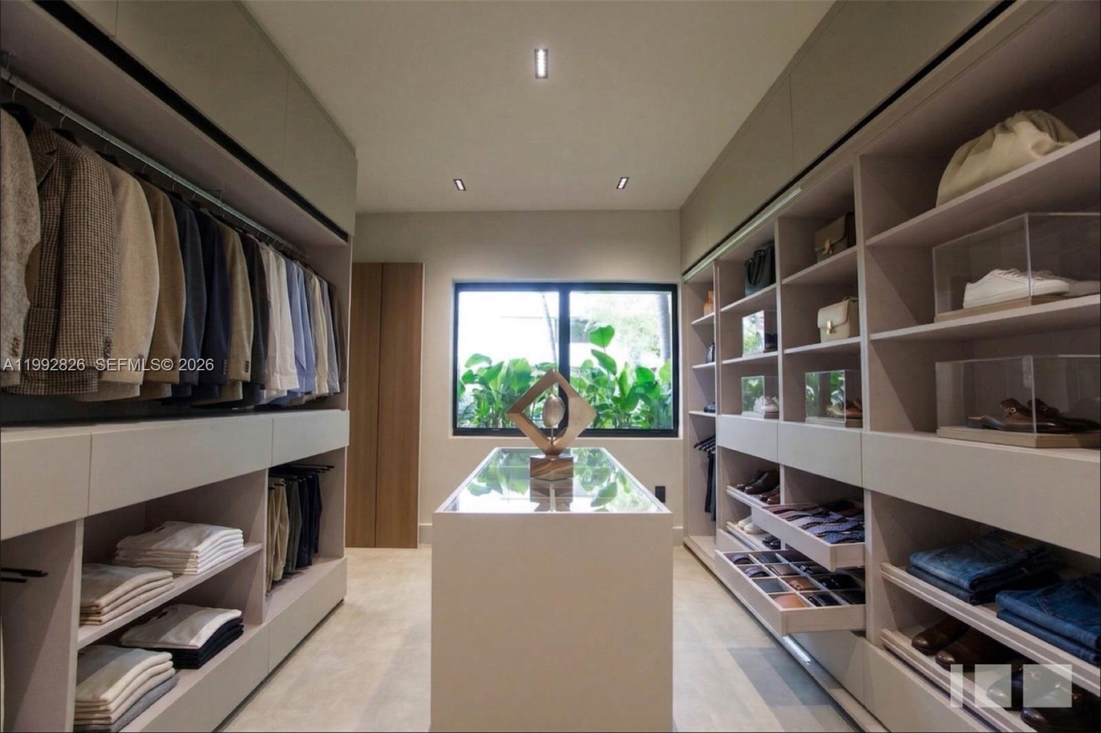 2110 NE 191st Dr North Miami Beach, FL 33179