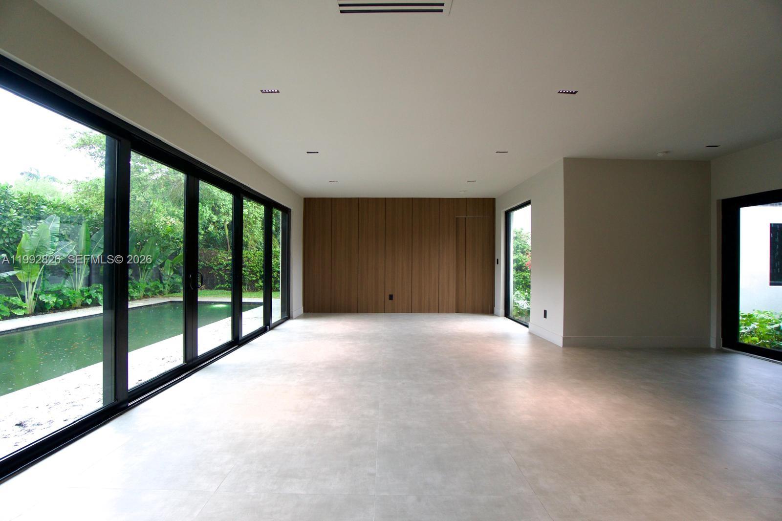 2110 NE 191st Dr North Miami Beach, FL 33179