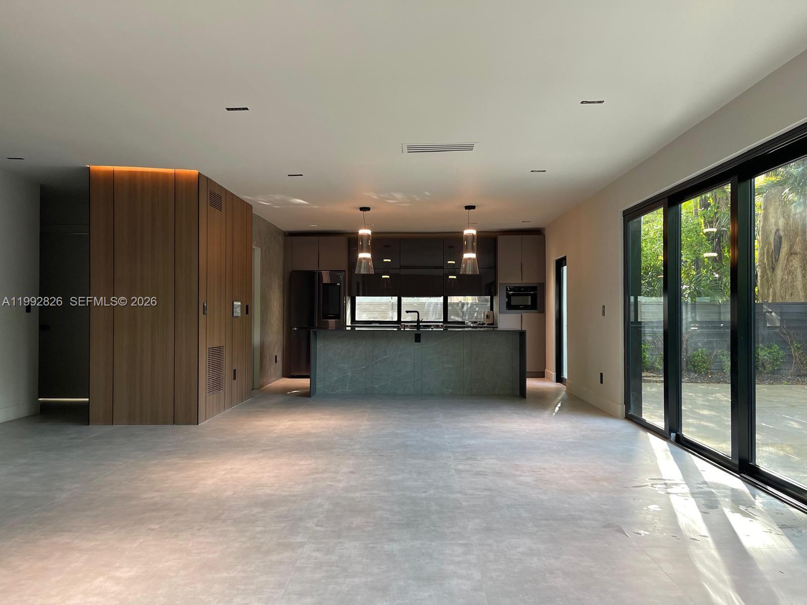 2110 NE 191st Dr North Miami Beach, FL 33179