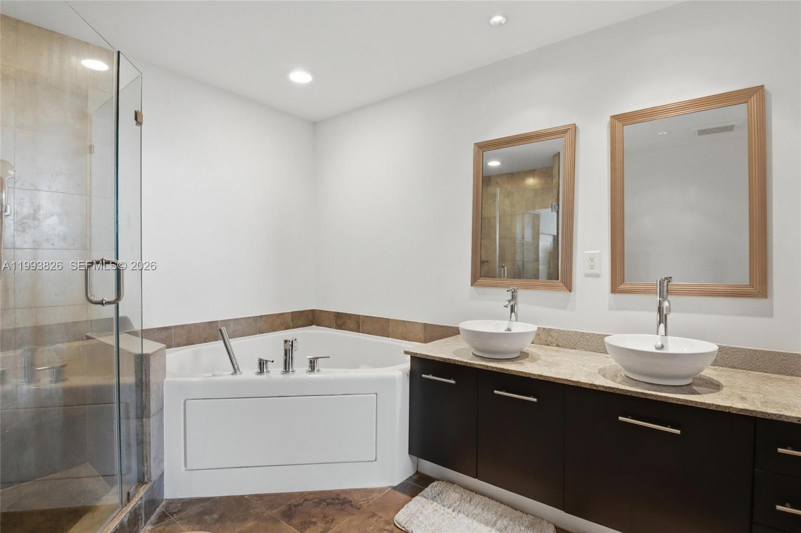 image Uptown Marina Lofts10