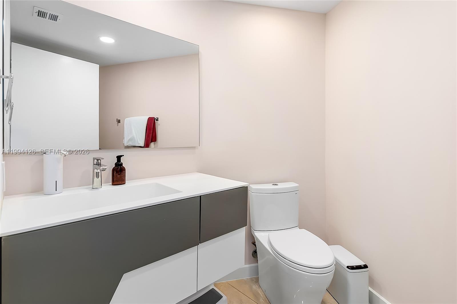 19111 Collins Ave #3307 Sunny Isles Beach, FL 33160