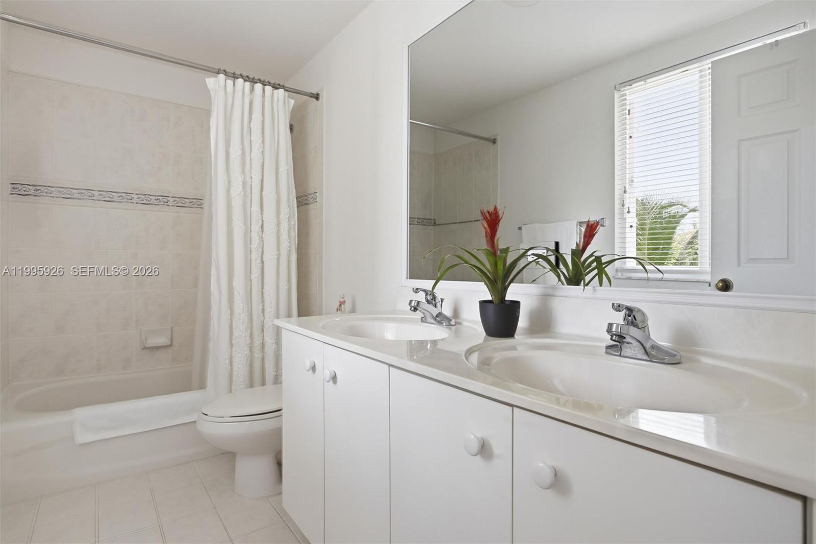 1326 Canary Is Dr Weston, FL 33327