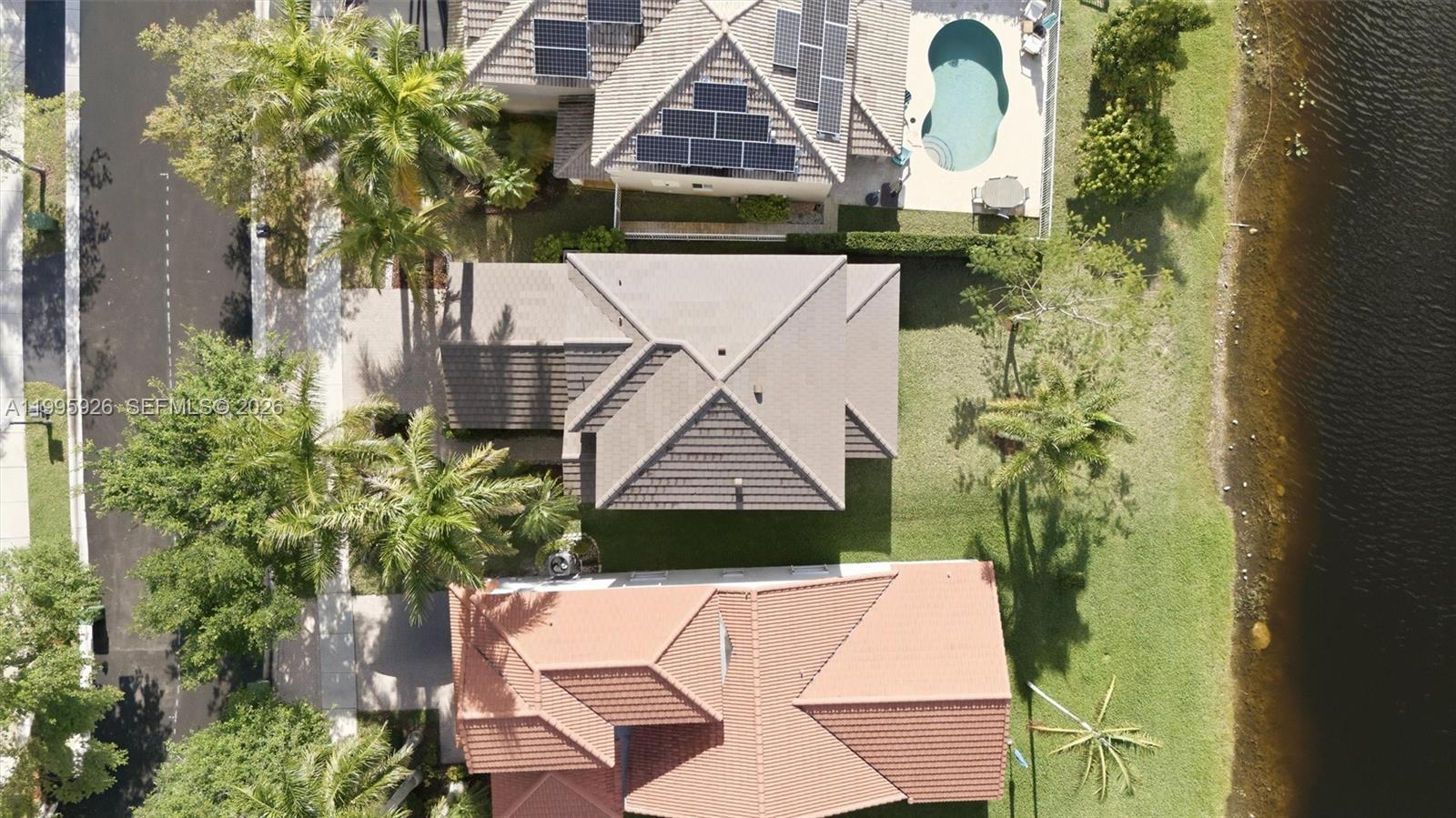 1326 Canary Is Dr Weston, FL 33327