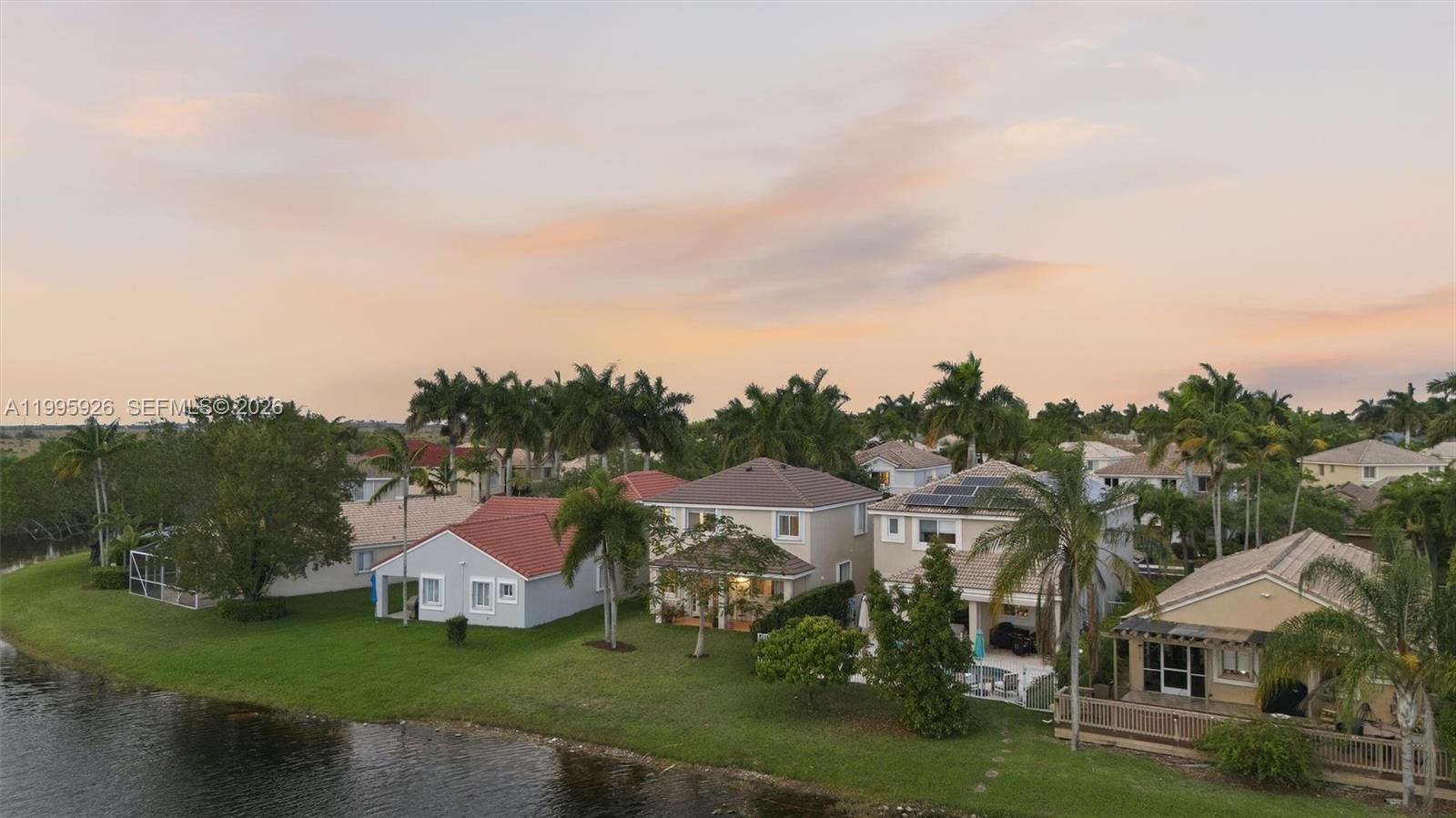 1326 Canary Is Dr Weston, FL 33327