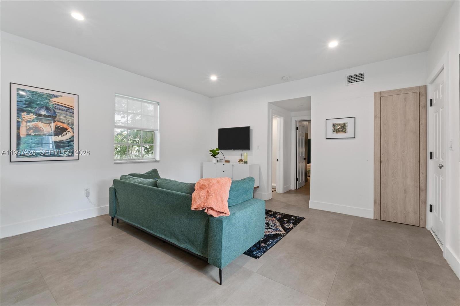 541 NE 62nd St #13 Miami, FL 33138