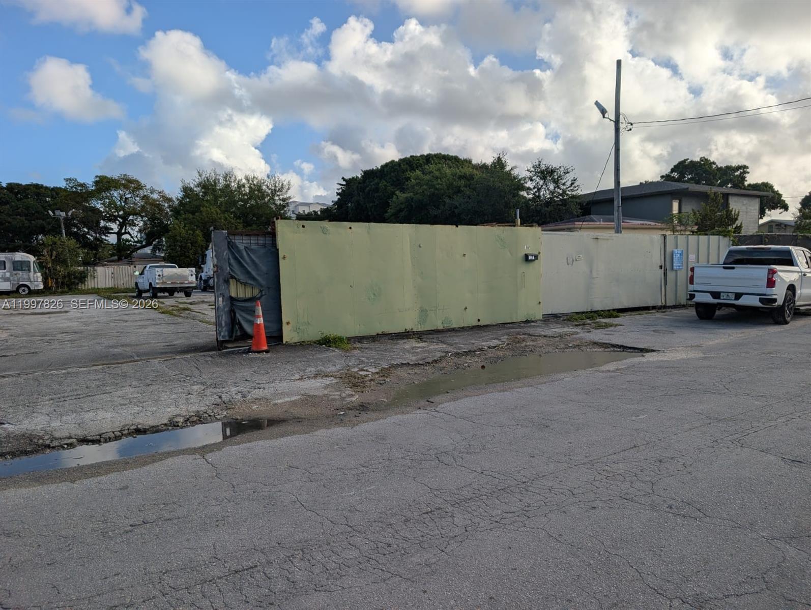 75TH STREET 3175th Nw Miami, FL 33147