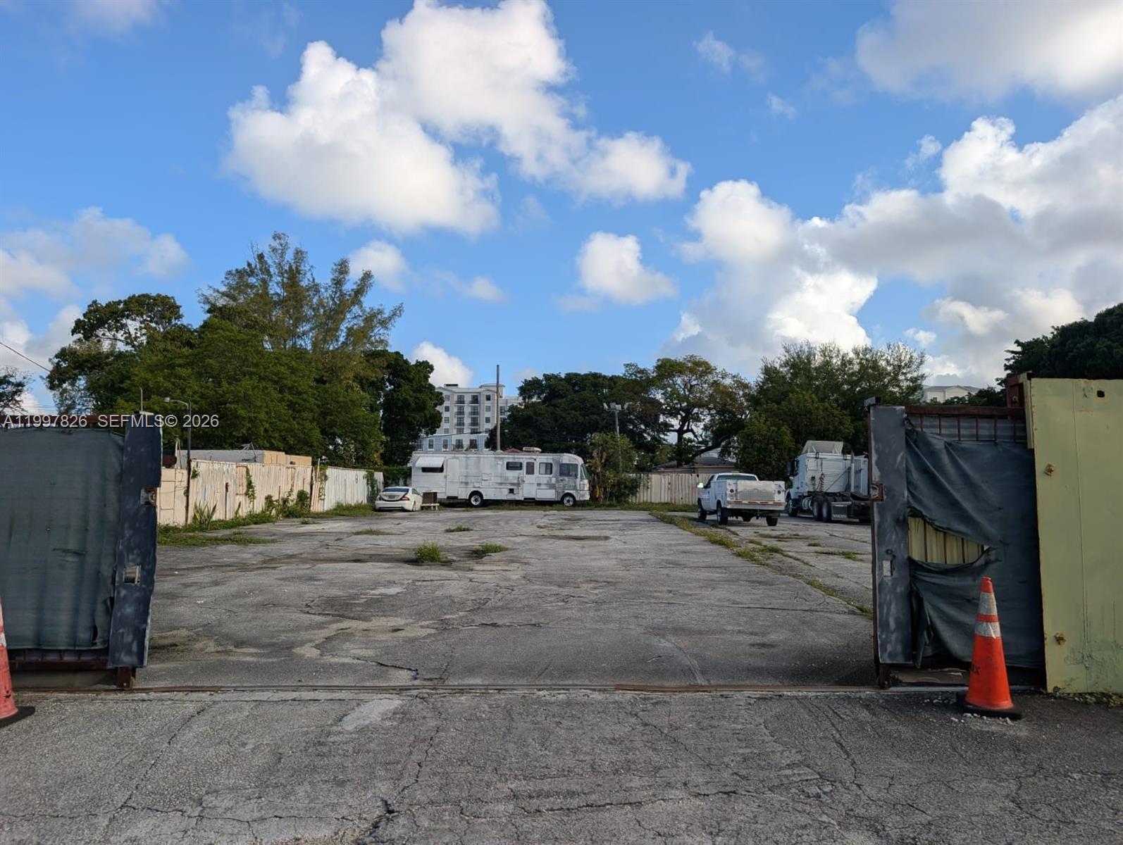 75TH STREET 3175th Nw Miami, FL 33147