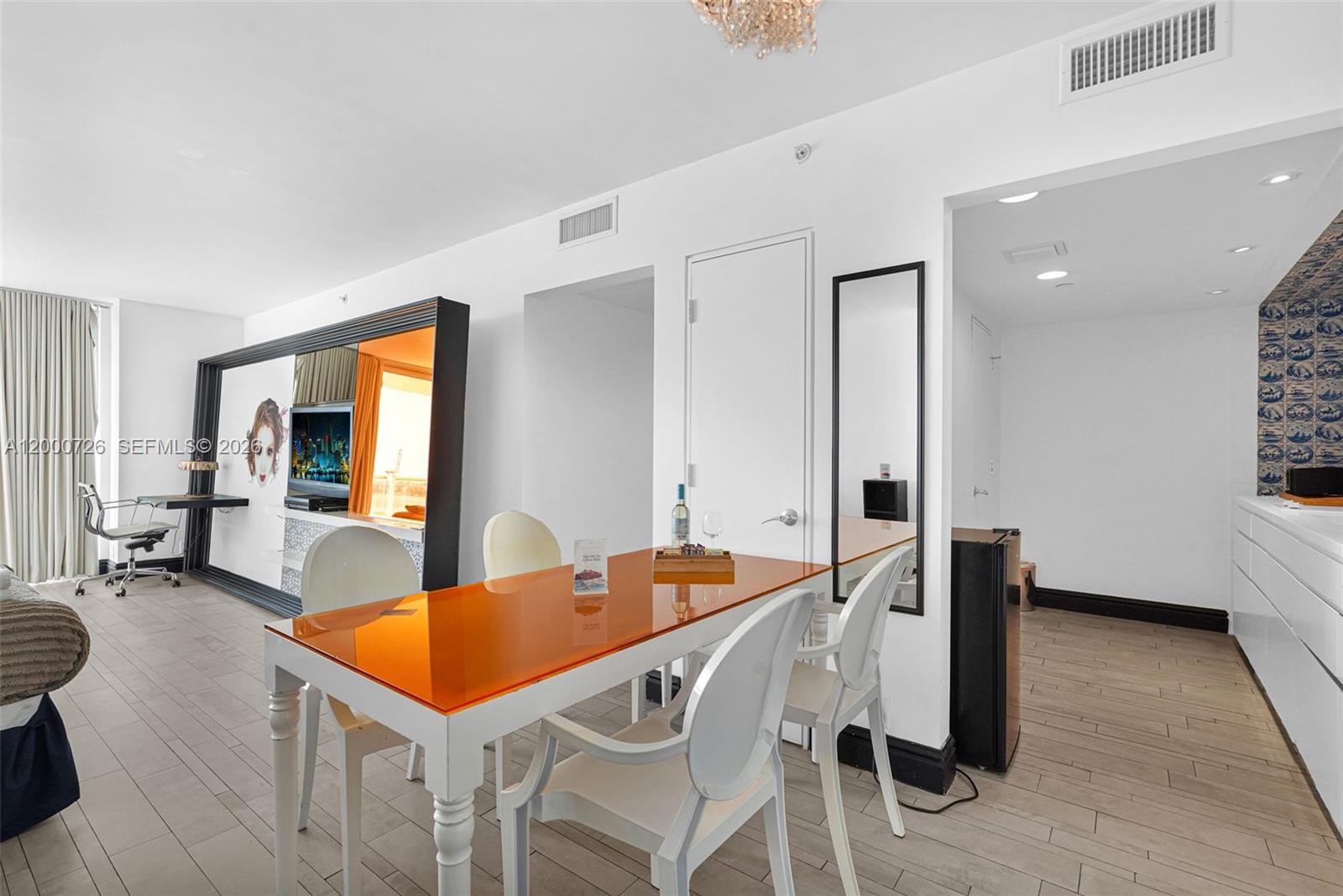 1100 West Ave #916 Miami Beach, FL 33139