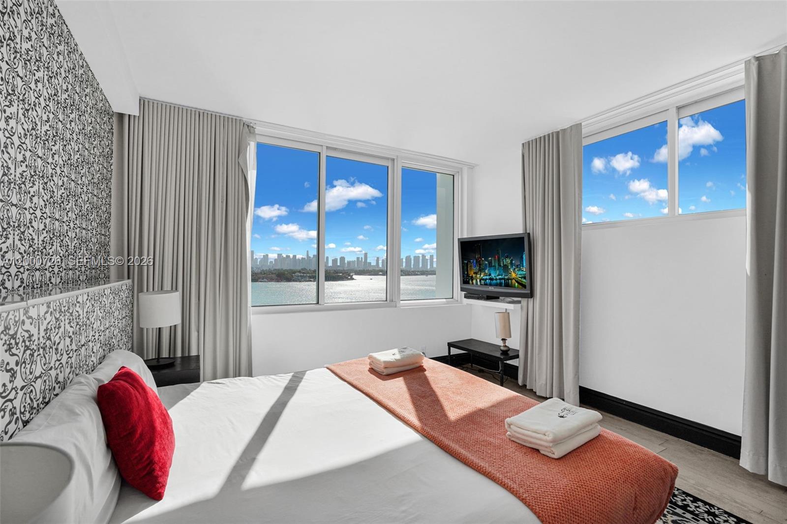 1100 West Ave #916 Miami Beach, FL 33139
