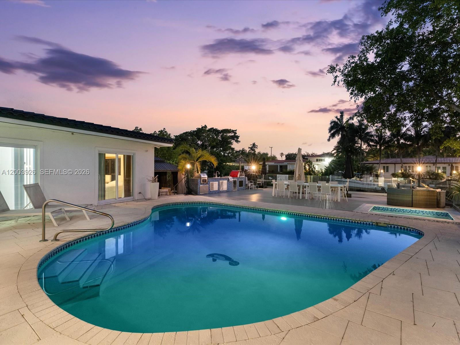 5000 Riviera Dr Coral Gables, FL 33146