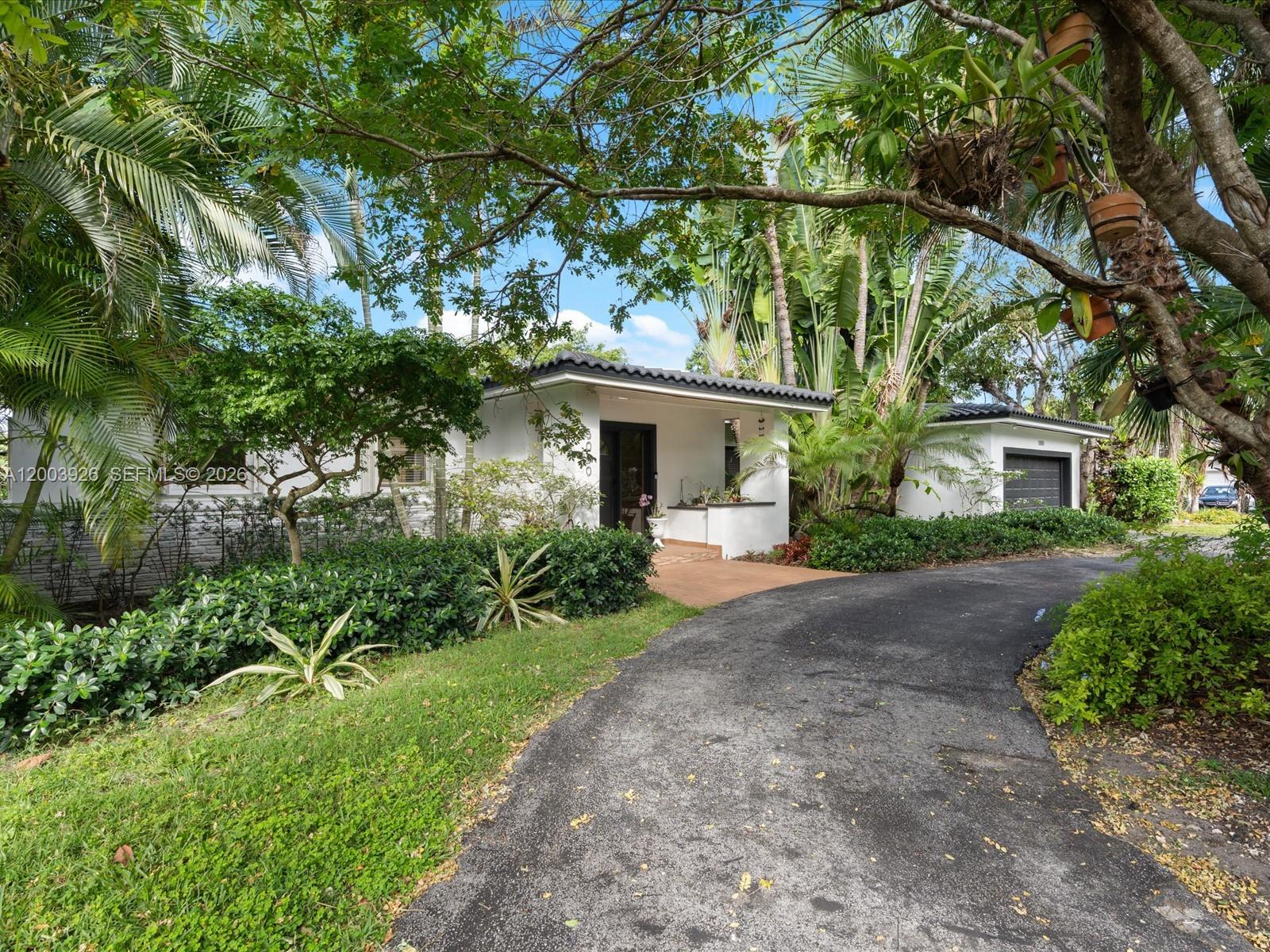 5000 Riviera Dr Coral Gables, FL 33146