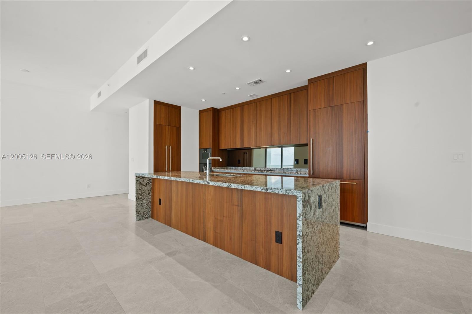 175 SE 25th Rd #2604 Miami, FL 33129