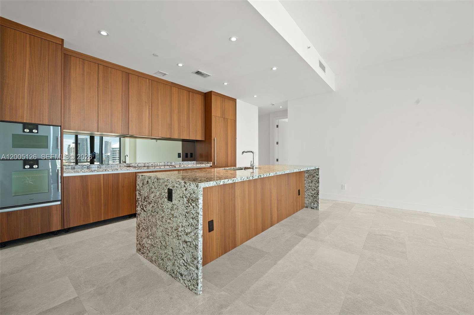 175 SE 25th Rd #2604 Miami, FL 33129