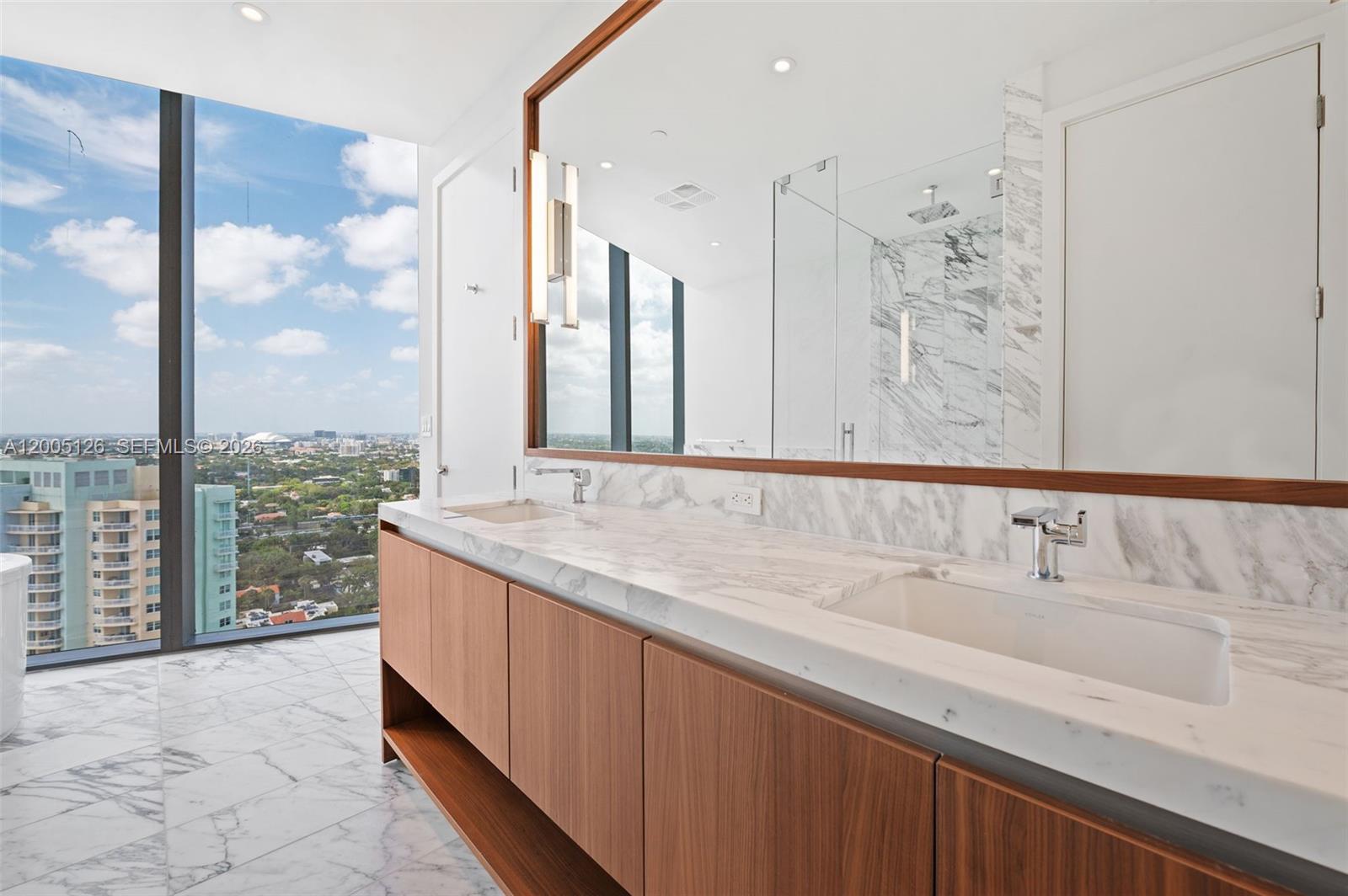 175 SE 25th Rd #2604 Miami, FL 33129