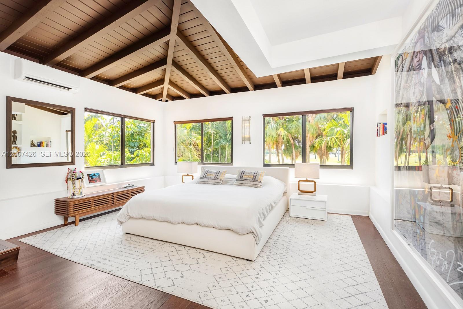 5736 La Gorce Dr Miami Beach, FL 33140