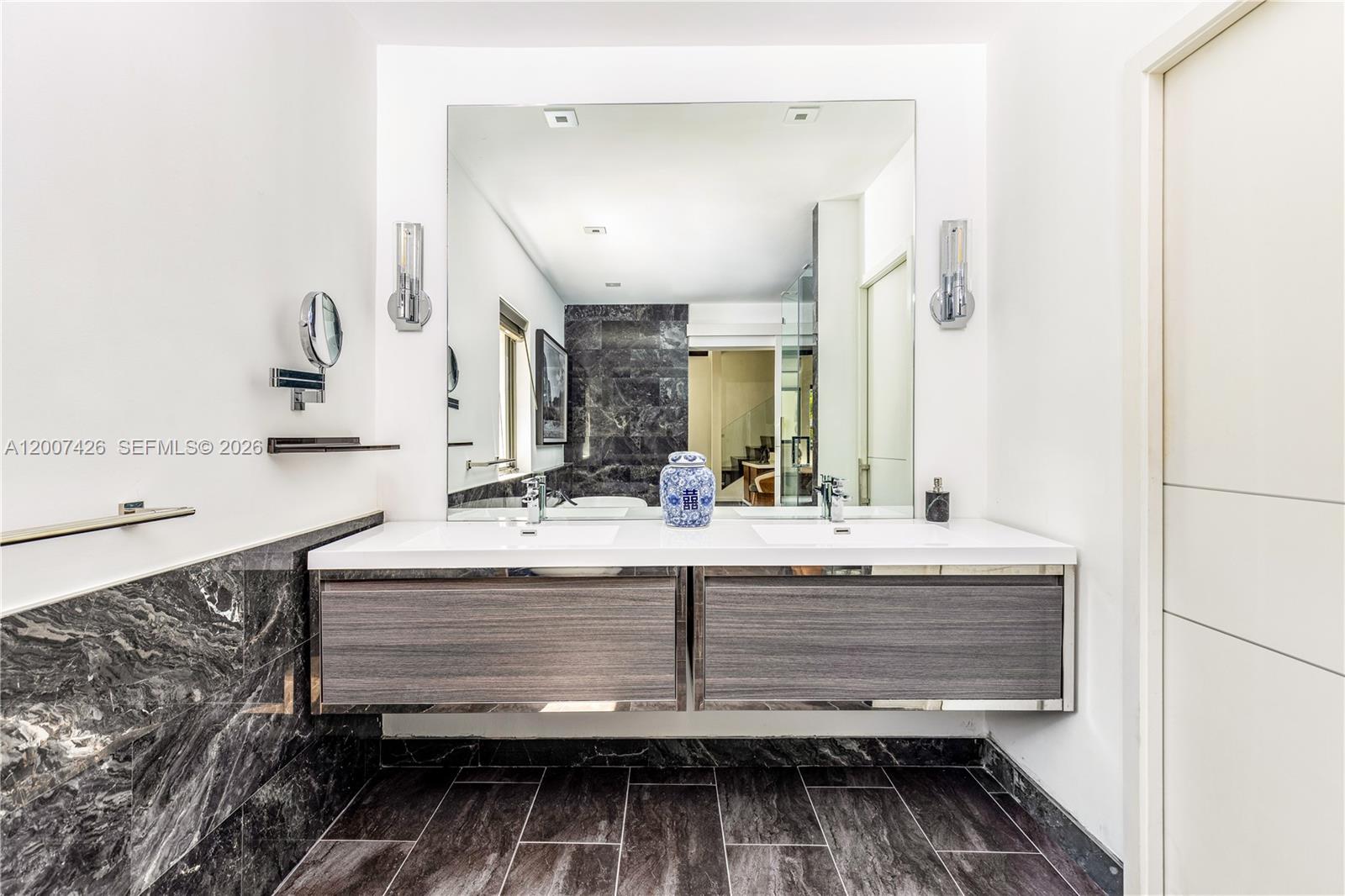 5736 La Gorce Dr Miami Beach, FL 33140