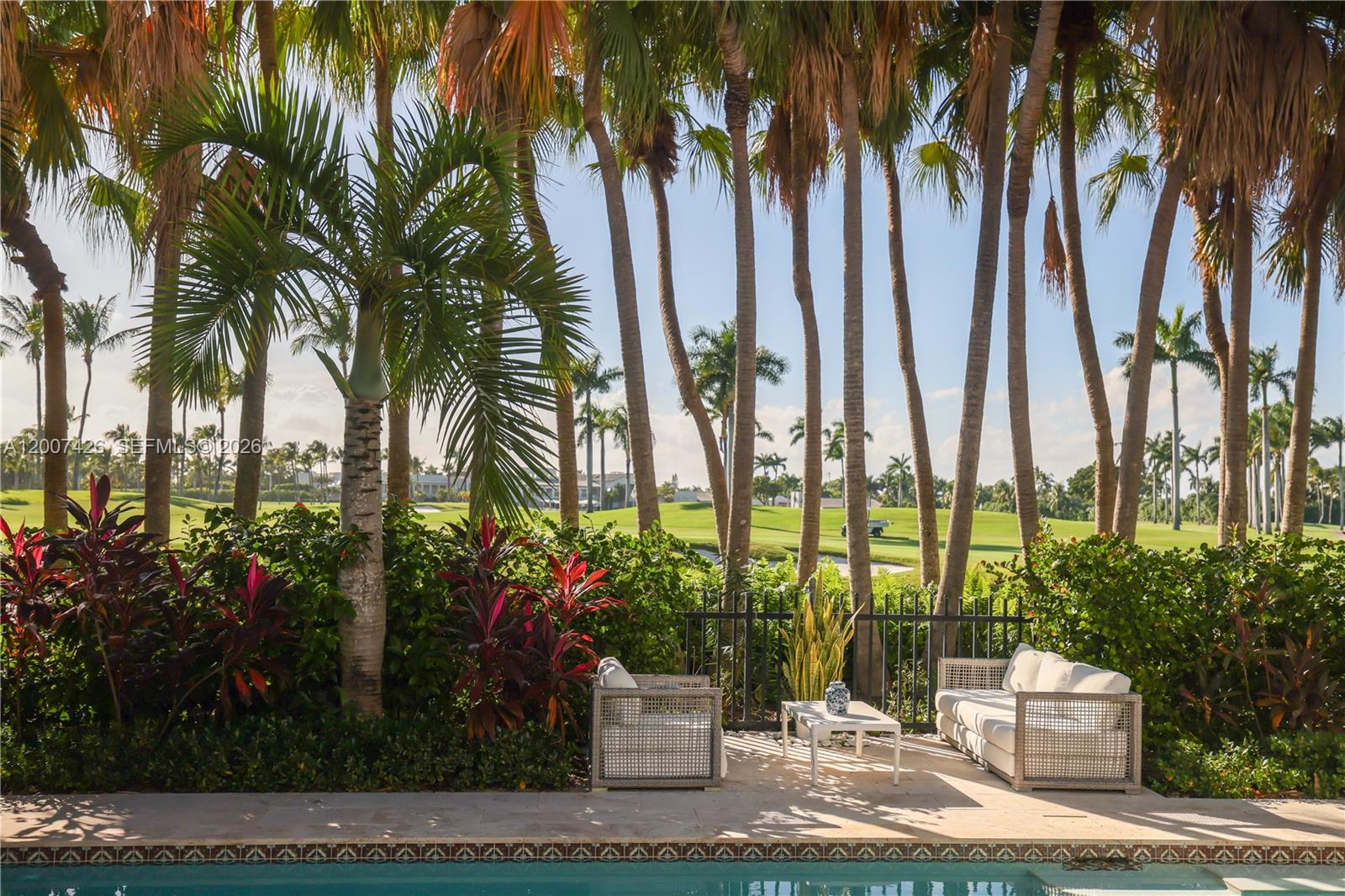 5736 La Gorce Dr Miami Beach, FL 33140