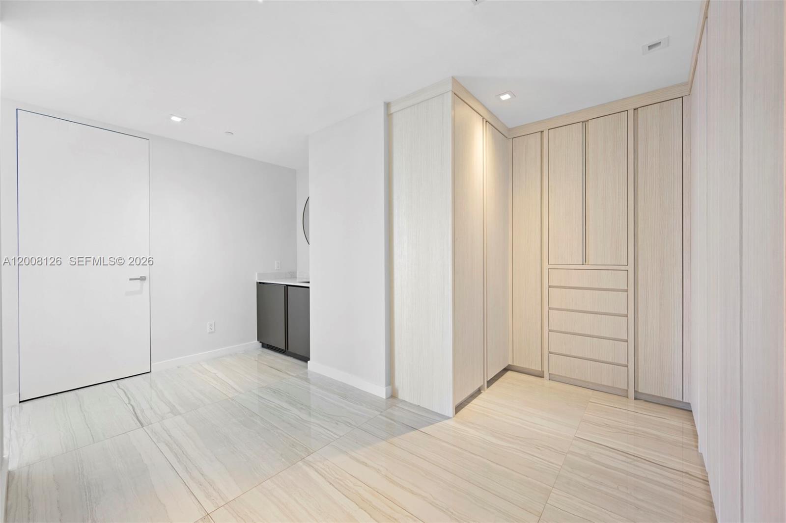 18975 Collins Ave #700 Sunny Isles Beach, FL 33160