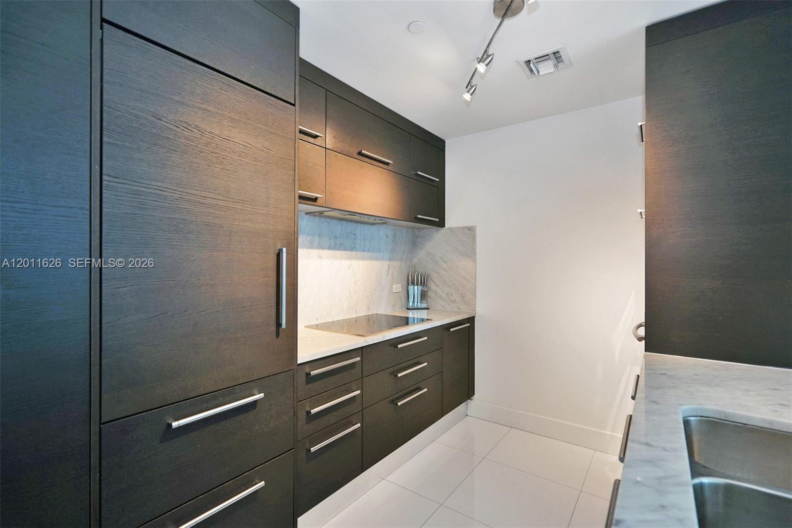 900 Biscayne Blvd #5510 Miami, FL 33132
