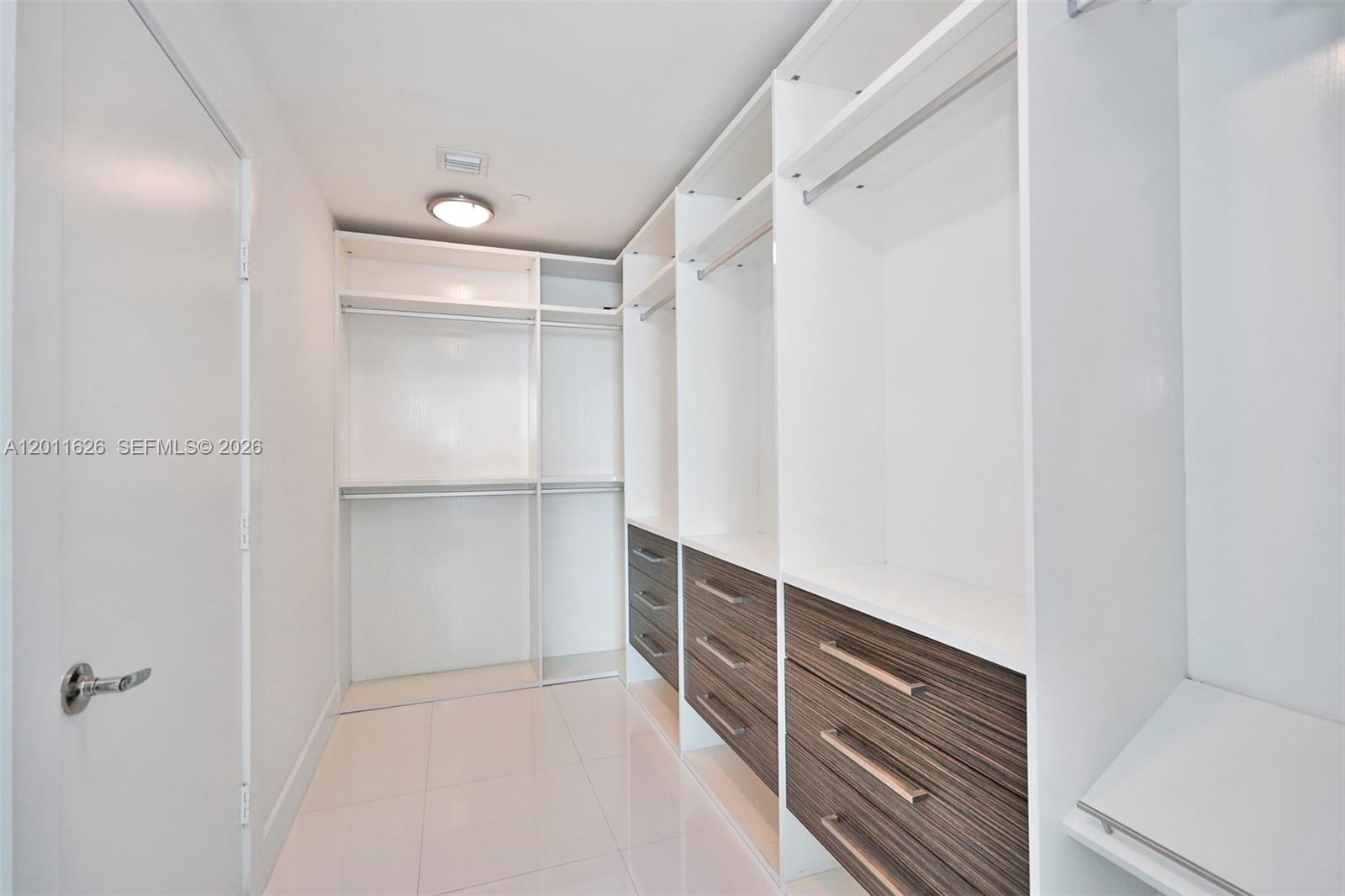 900 Biscayne Blvd #5510 Miami, FL 33132