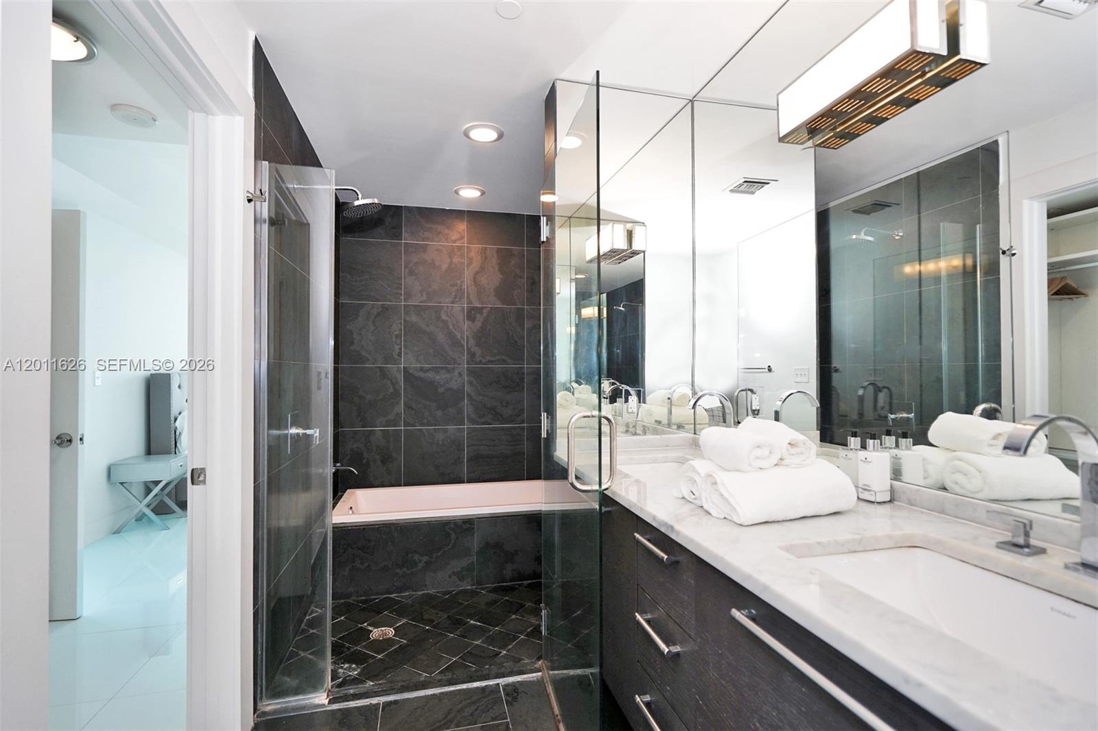 900 Biscayne Blvd #5510 Miami, FL 33132