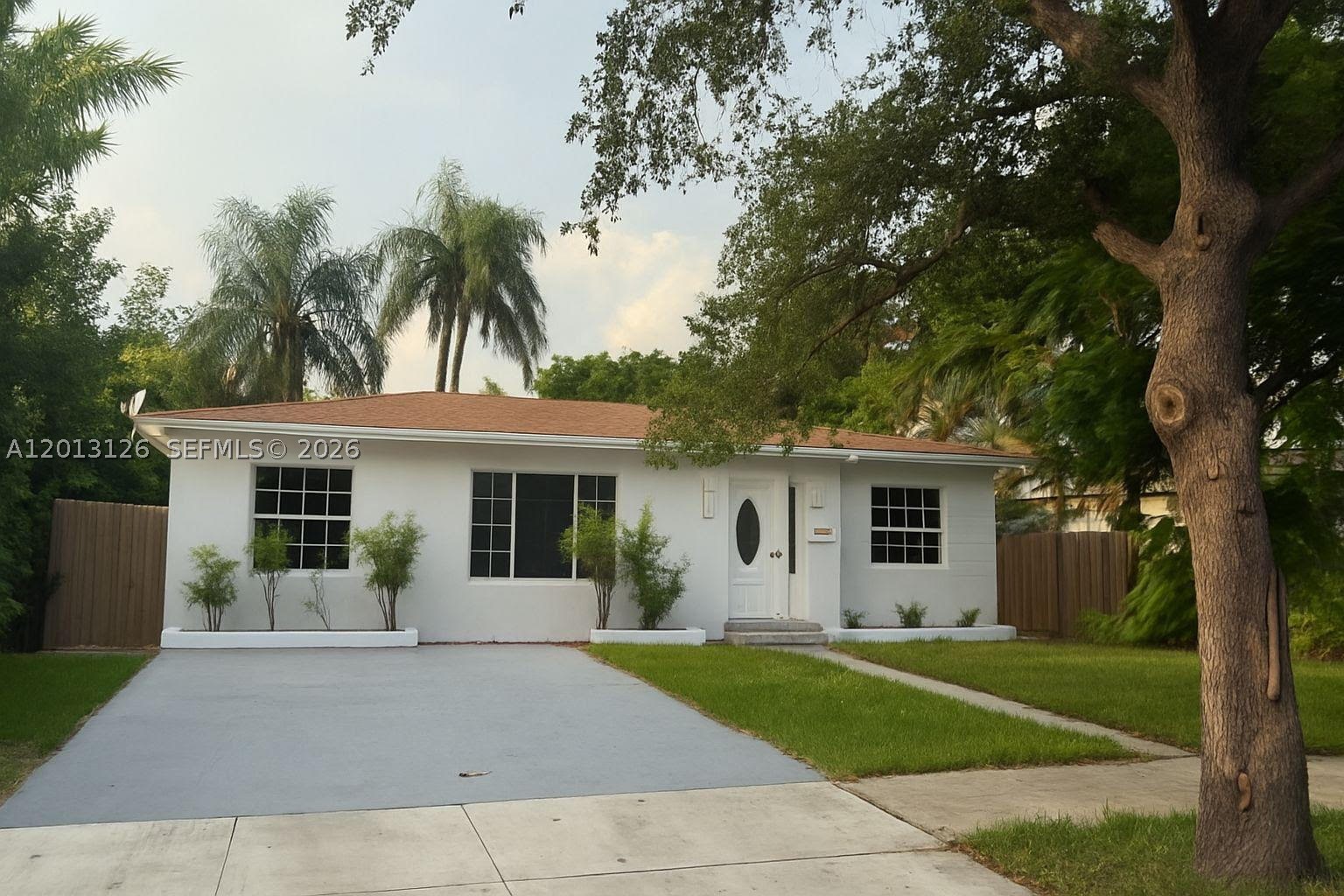 1931 Mayo St