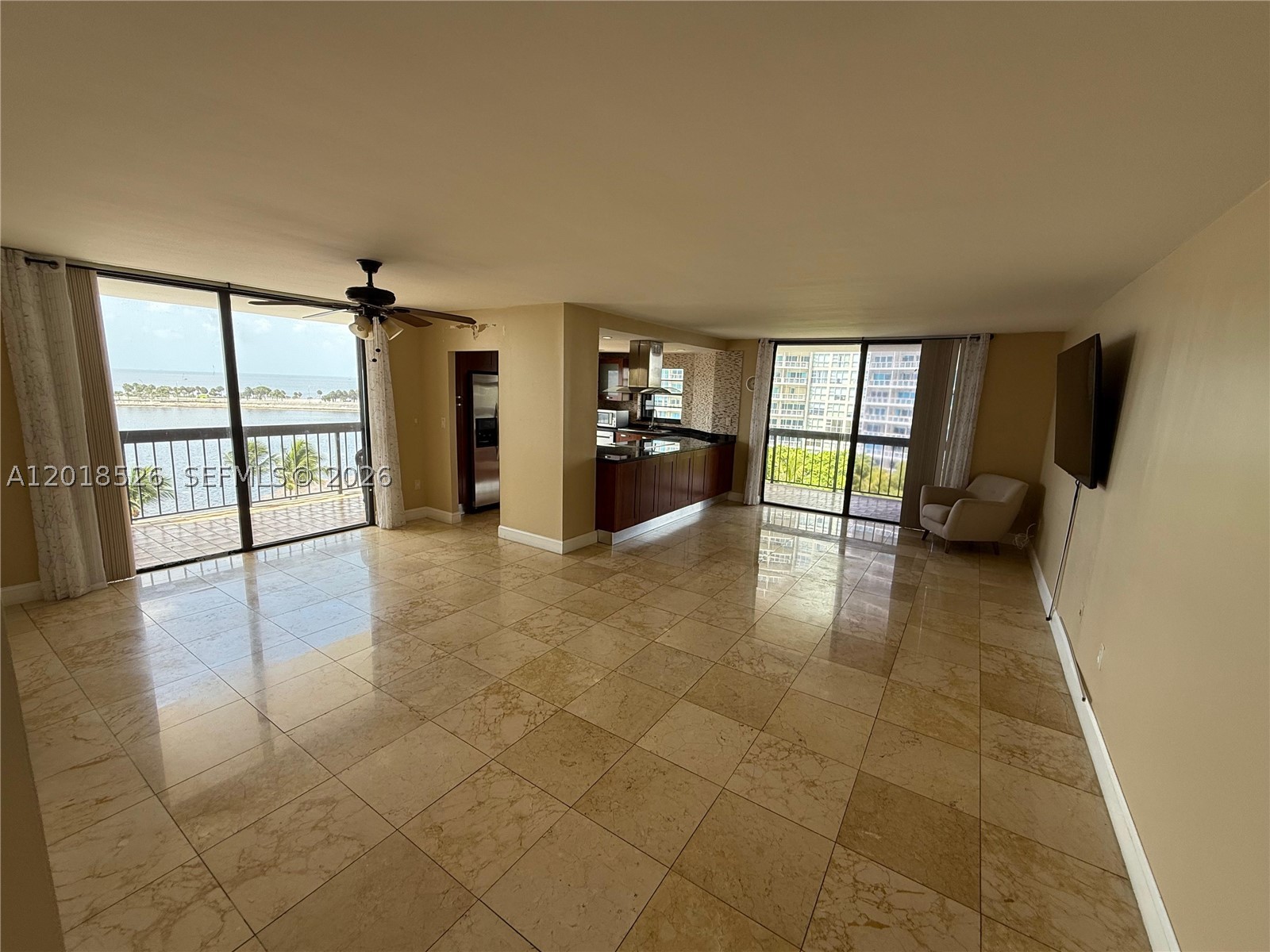 image Brickell Bay Club41