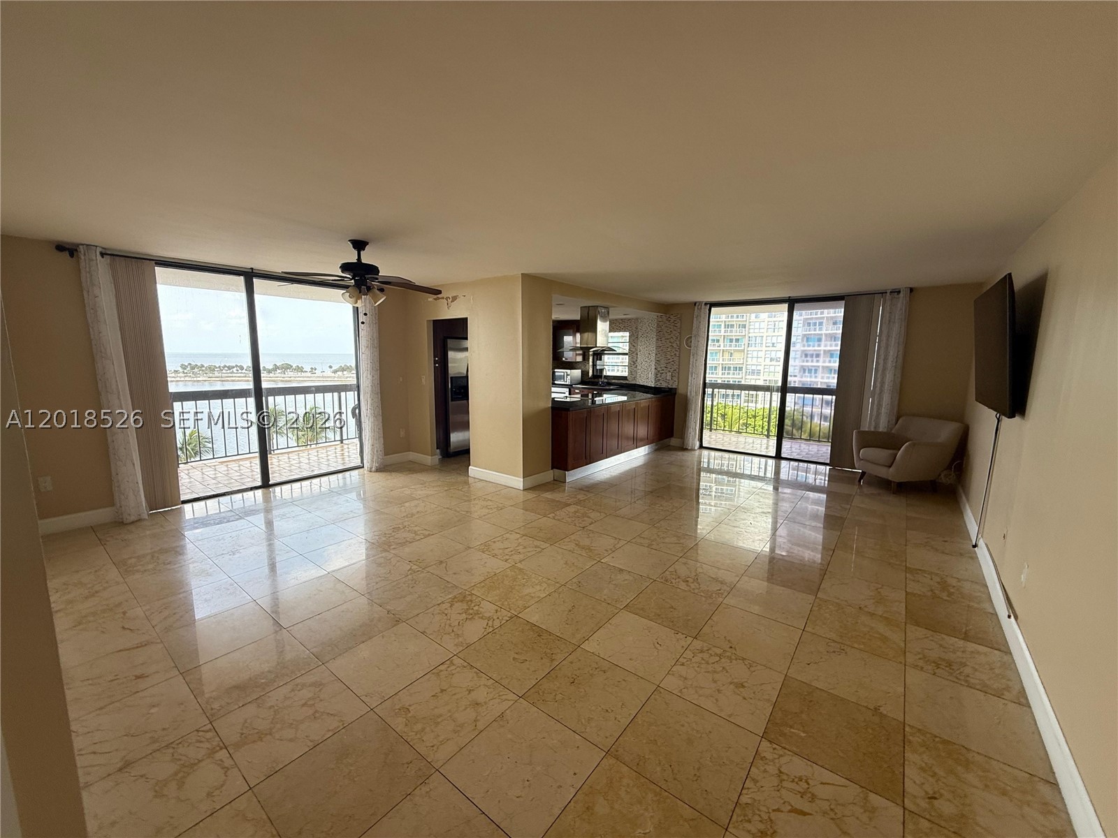 image Brickell Bay Club48