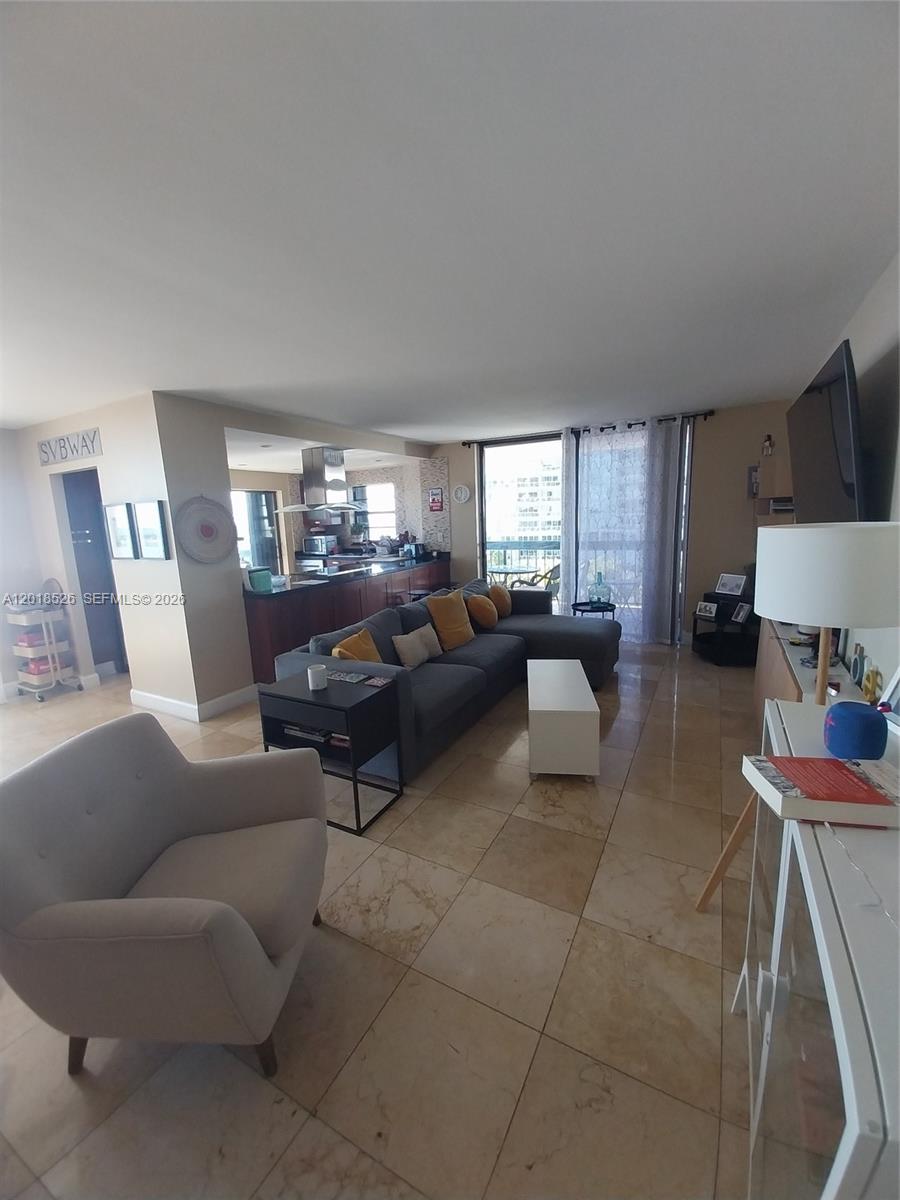 image Brickell Bay Club5