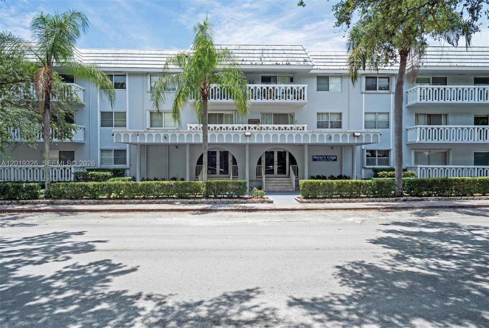 100 Edgewater Dr #342