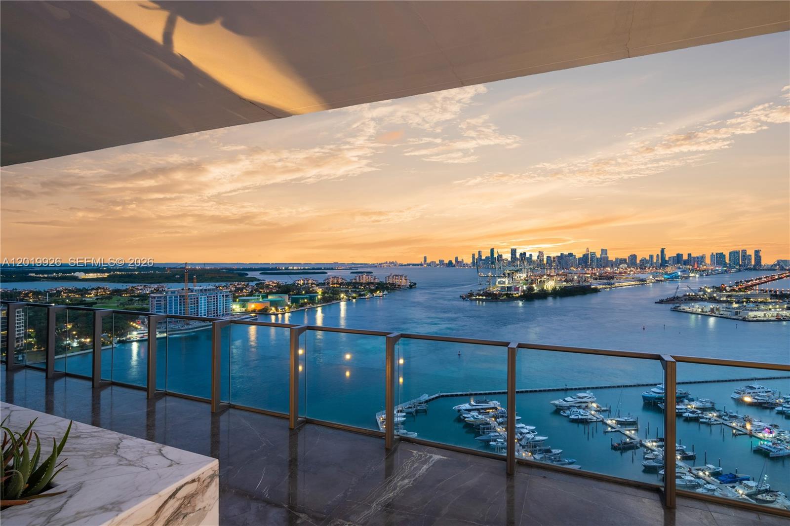 800 S Pointe Dr #Penthouse 2204 Miami Beach, FL 33139