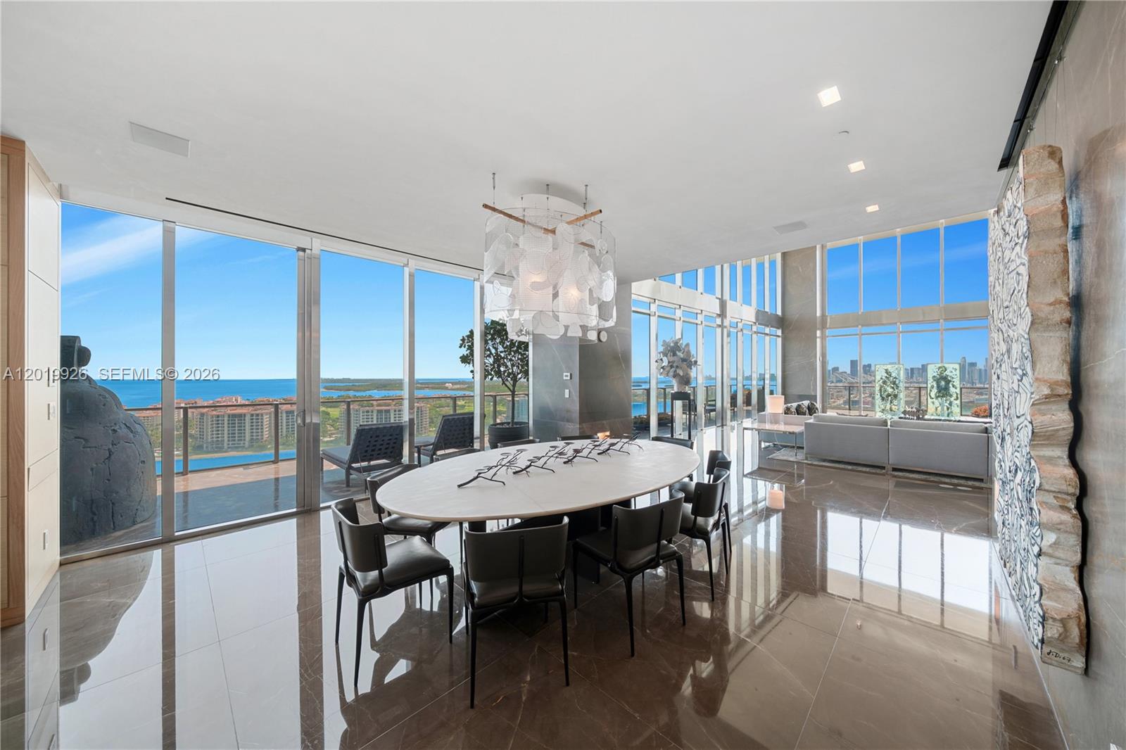 800 S Pointe Dr #Penthouse 2204 Miami Beach, FL 33139