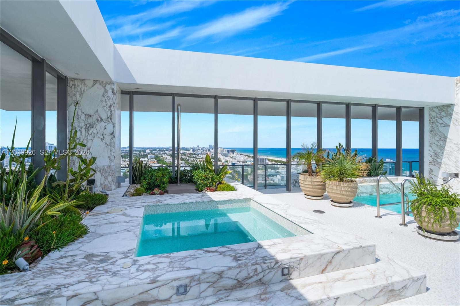 800 S Pointe Dr #Penthouse 2204 Miami Beach, FL 33139