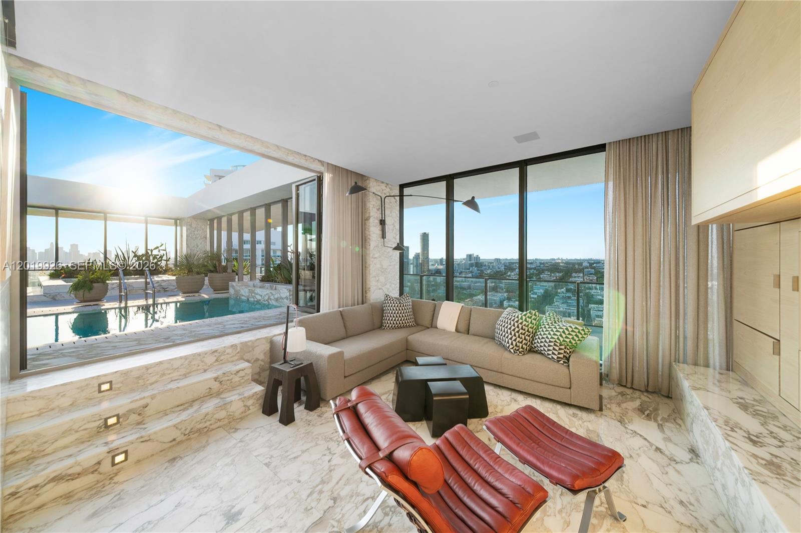 800 S Pointe Dr #Penthouse 2204 Miami Beach, FL 33139