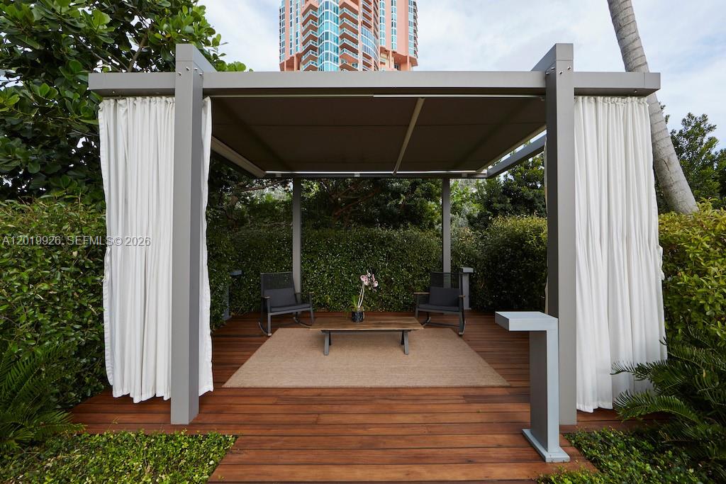 800 S Pointe Dr #Penthouse 2204 Miami Beach, FL 33139