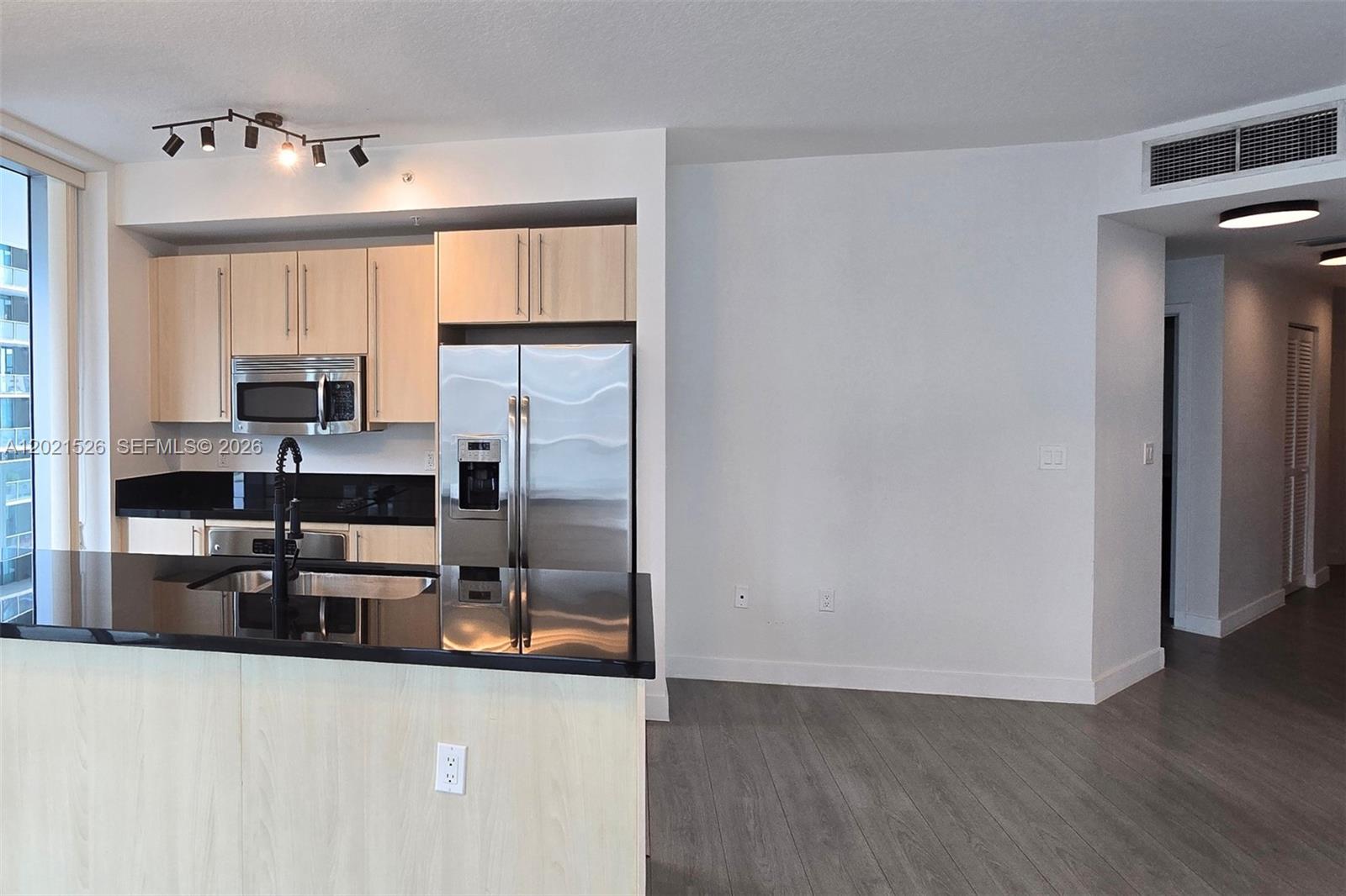 image Axis on Brickell North38