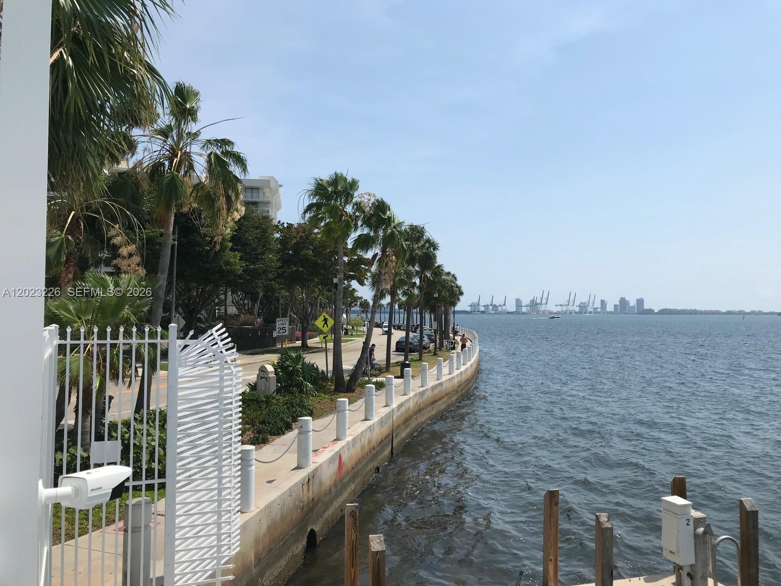 image Brickell Harbour9
