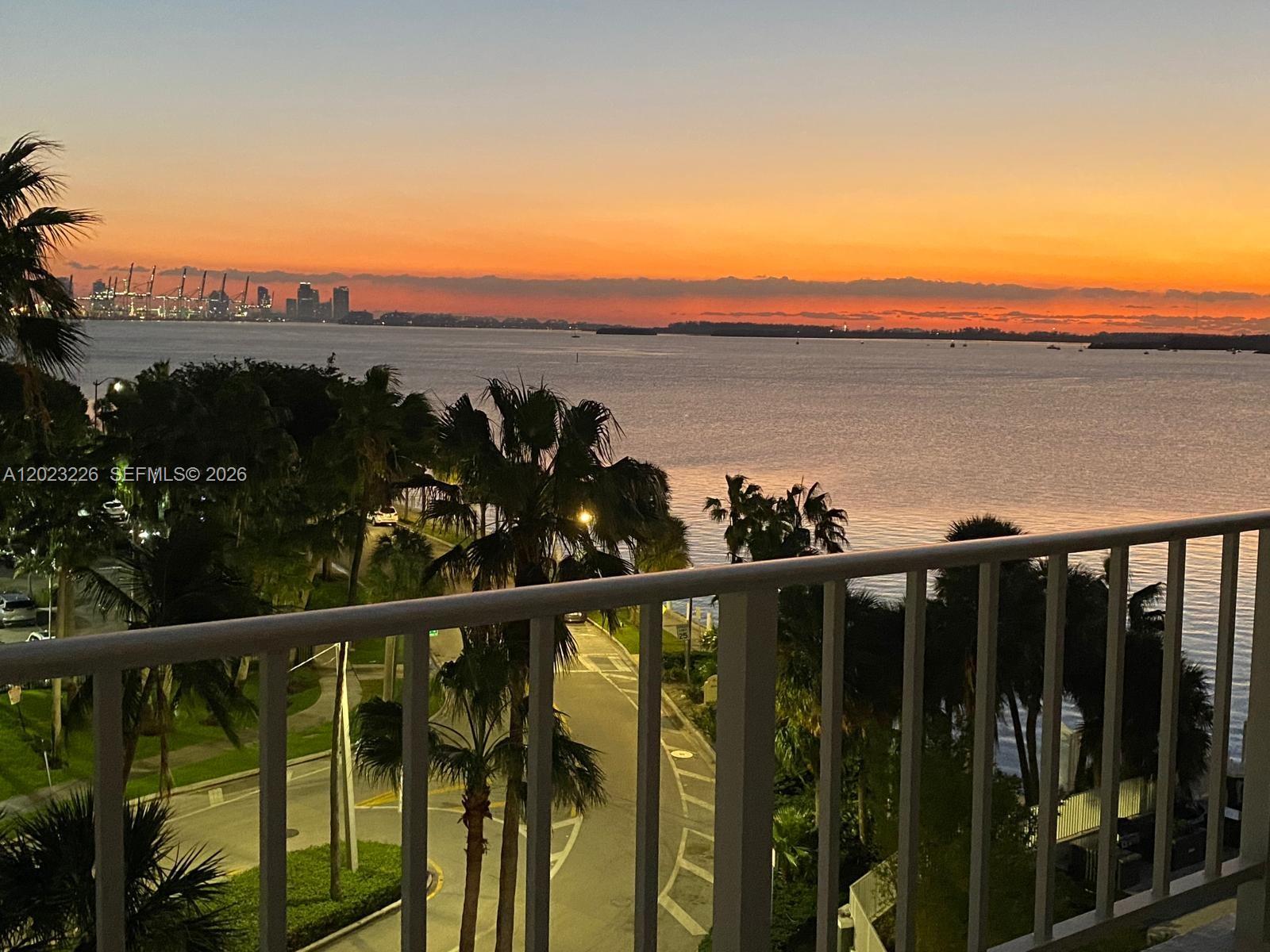 image Brickell Harbour10