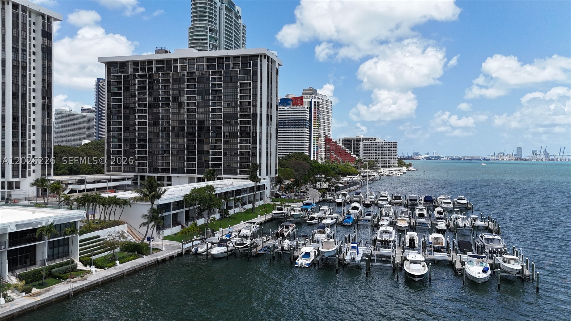 image Brickell Place I16