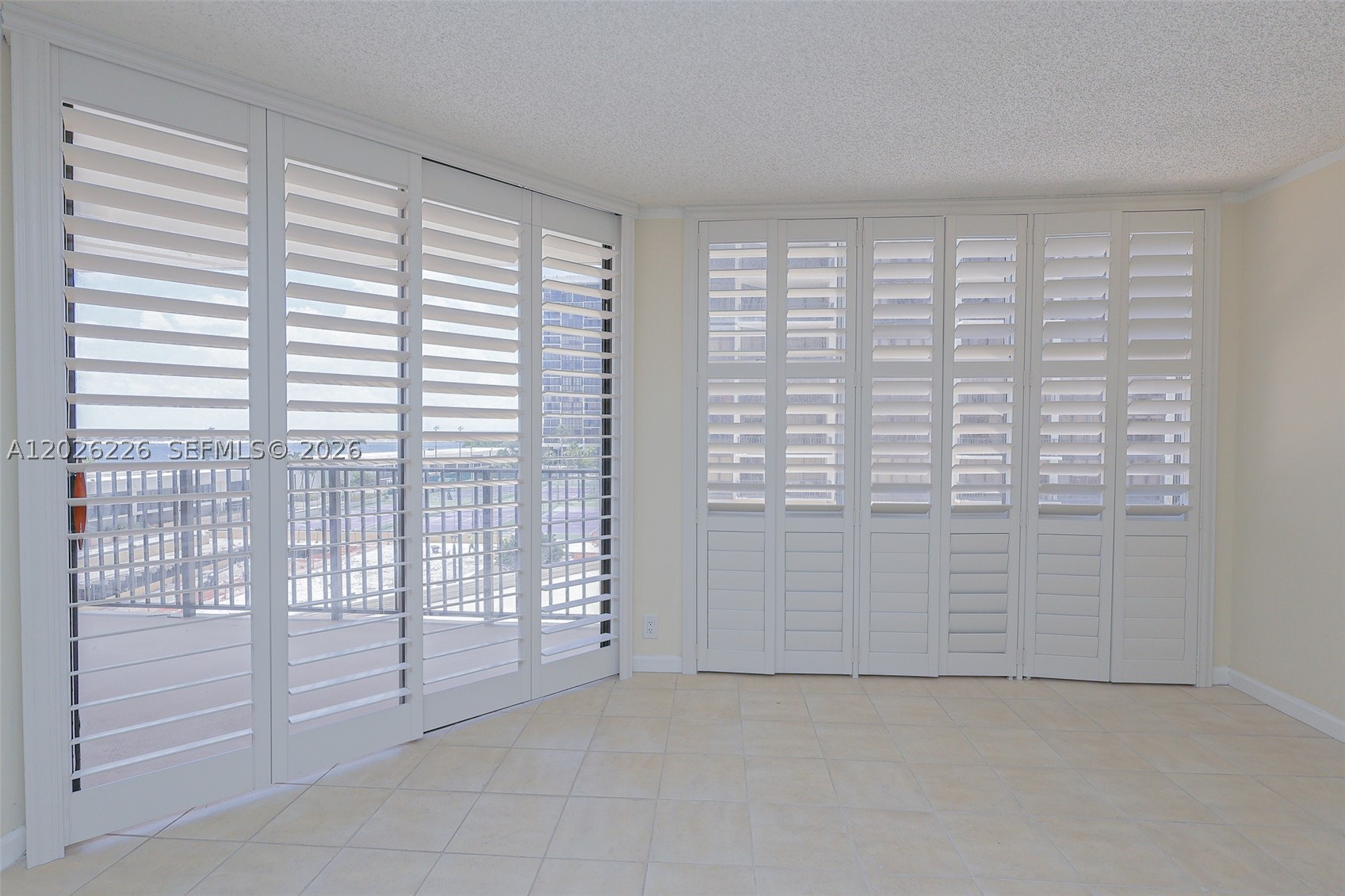 image Brickell Place I4