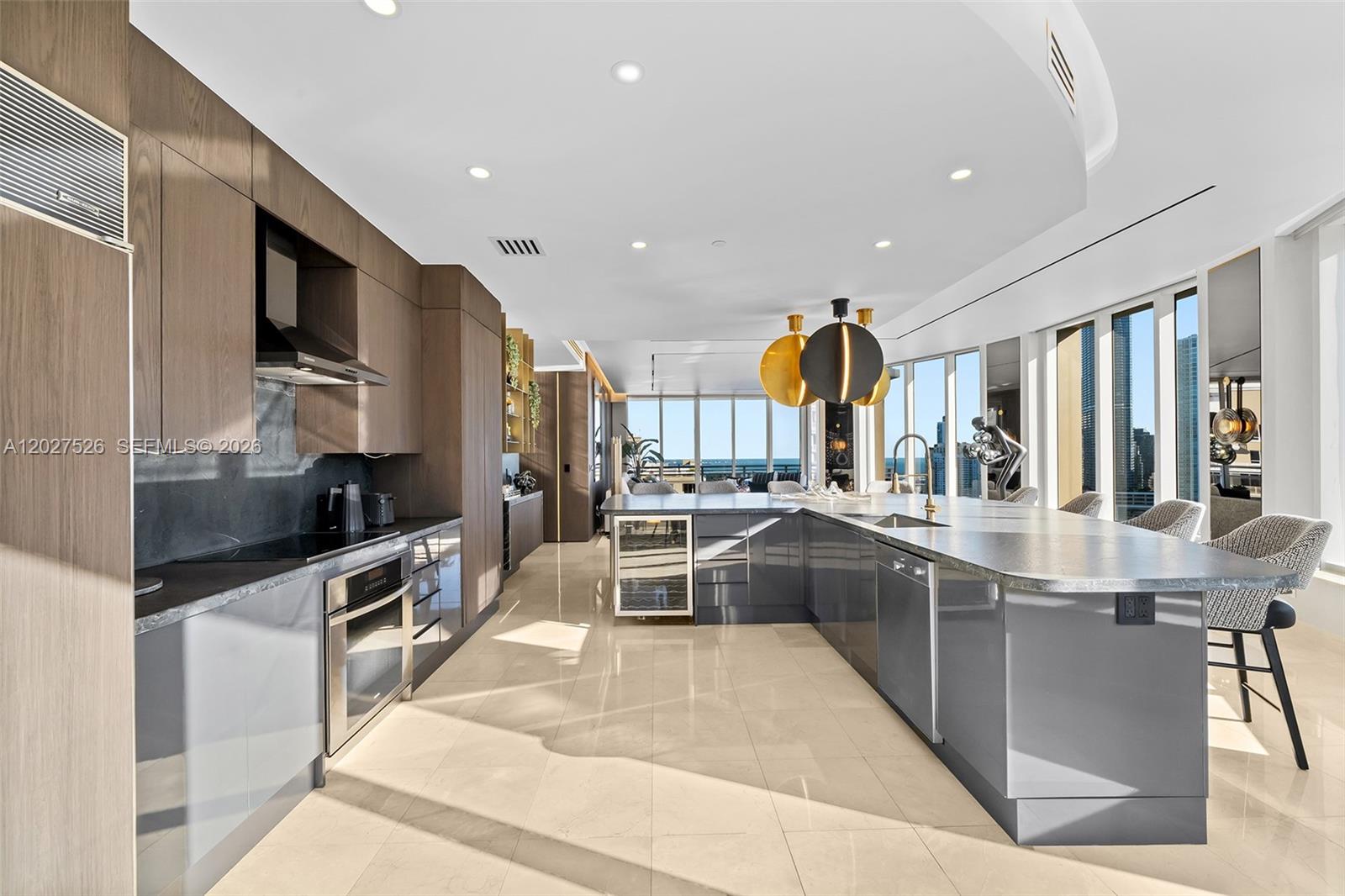 901 Brickell Key Blvd #3304 Miami, FL 33131