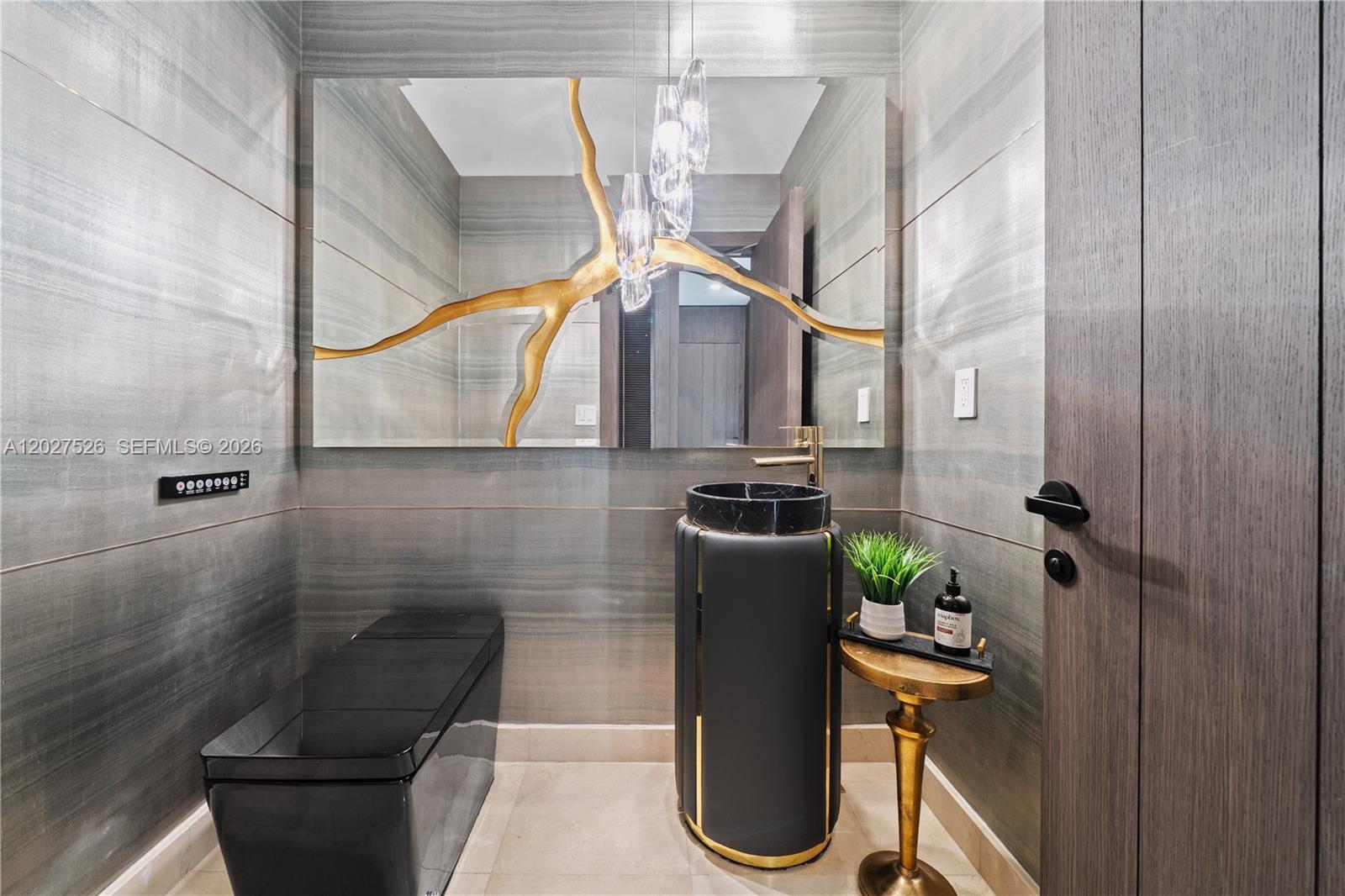 901 Brickell Key Blvd #3304 Miami, FL 33131