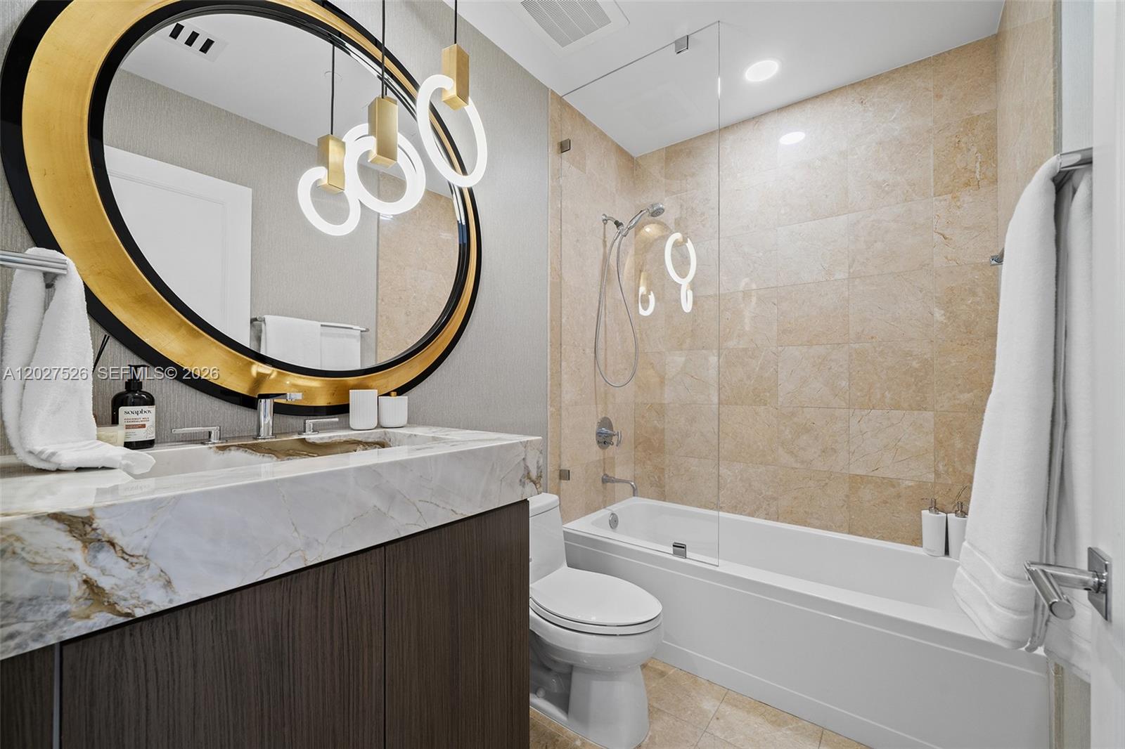 901 Brickell Key Blvd #3304 Miami, FL 33131
