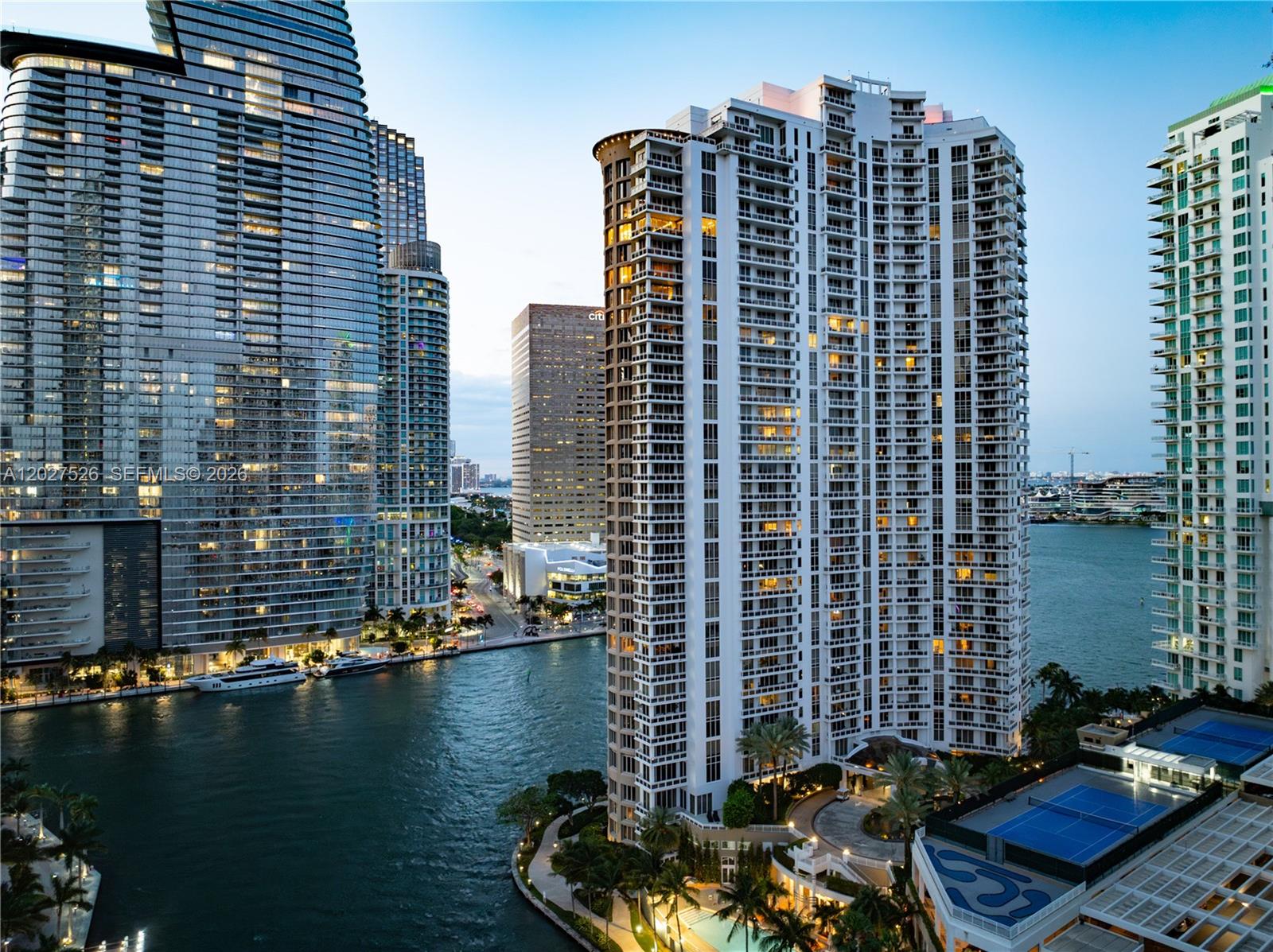 901 Brickell Key Blvd #3304 Miami, FL 33131