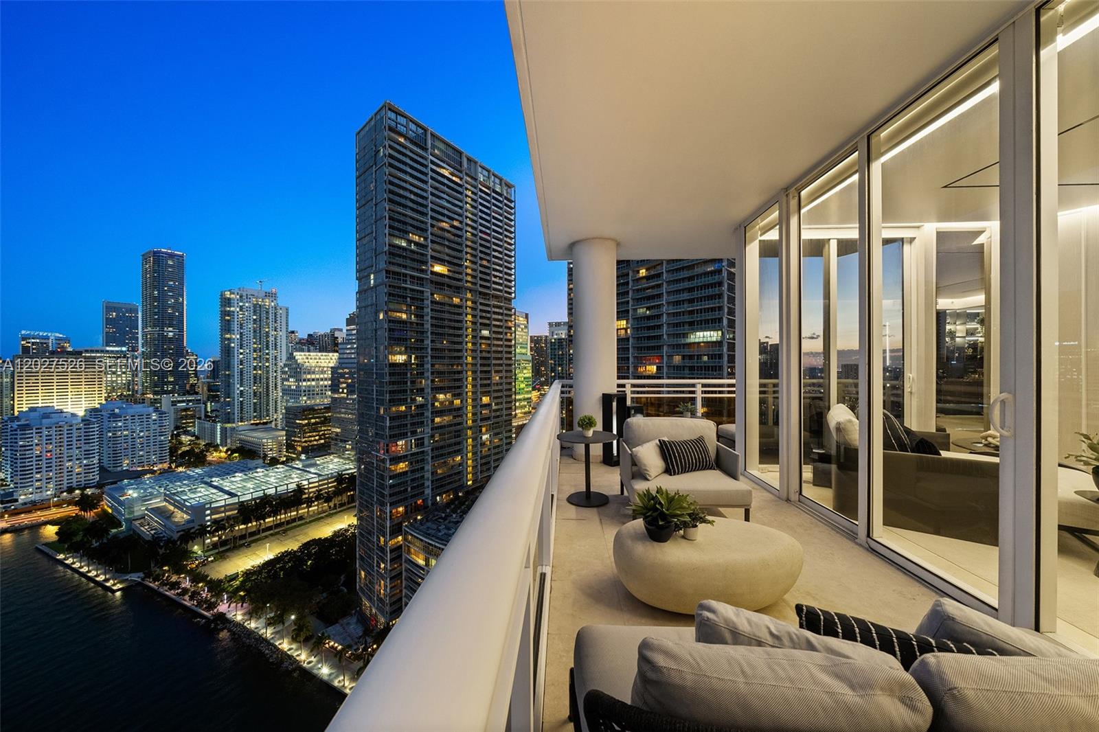 901 Brickell Key Blvd #3304 Miami, FL 33131